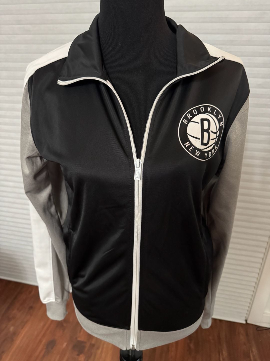 NBA Brooklyn Nets Track Jacket Black White Full Zip Women’s Small 5