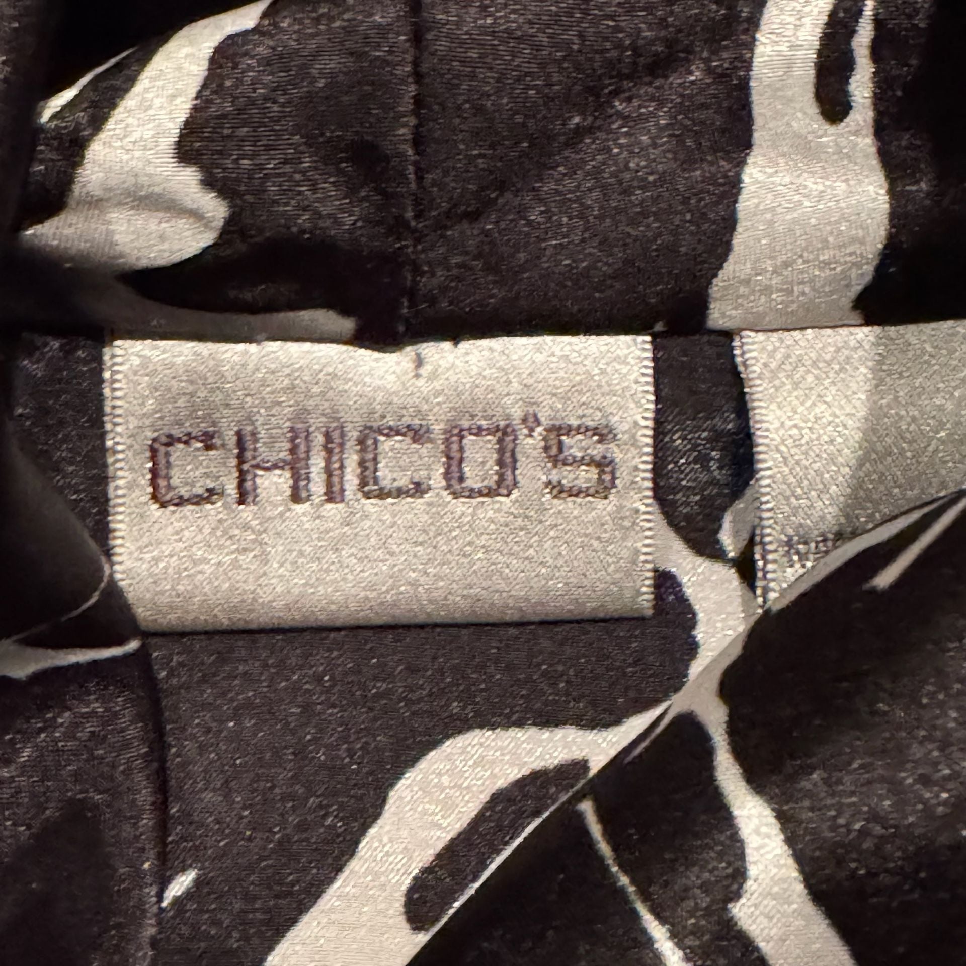 Chico’s Size 2 L Black White Abstract Satin Tunic Blouse Cowl Neck Long Sleeve 4