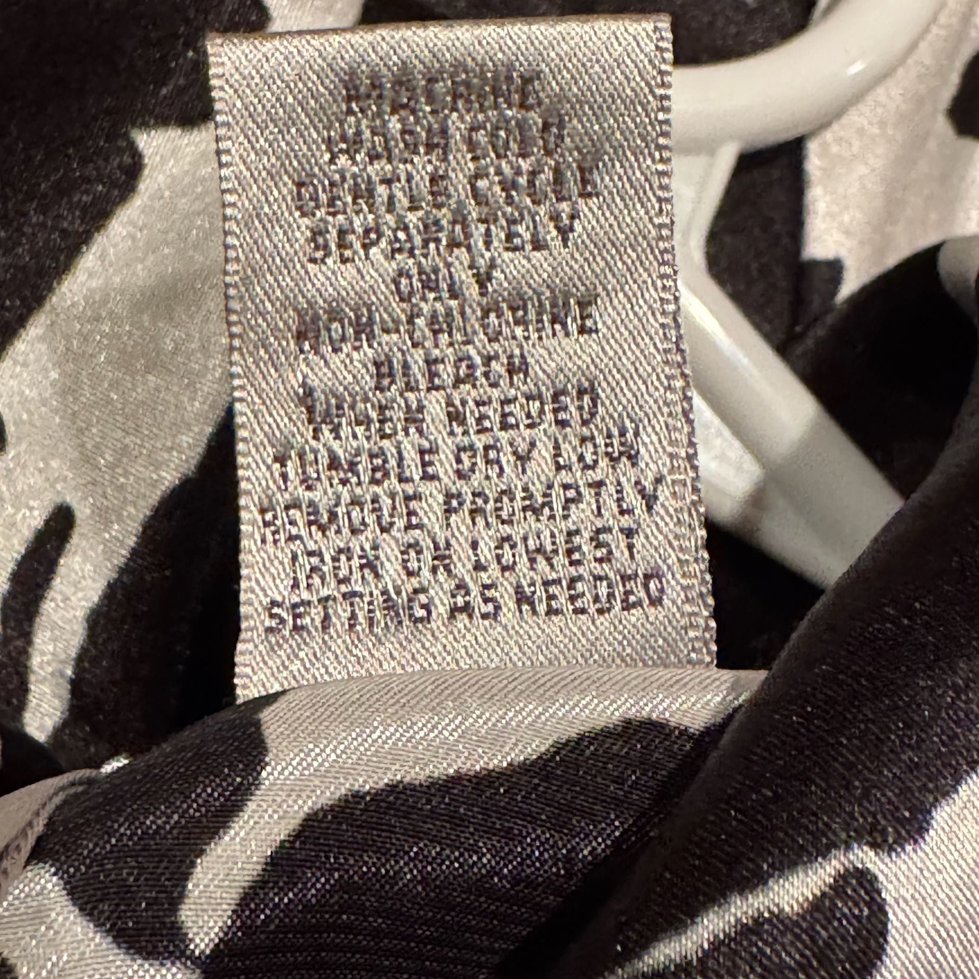 Chico’s Size 2 L Black White Abstract Satin Tunic Blouse Cowl Neck Long Sleeve 10