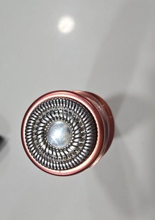 Oanva 2-in-1 Eyebrow & Facial Hair Trimmer 3