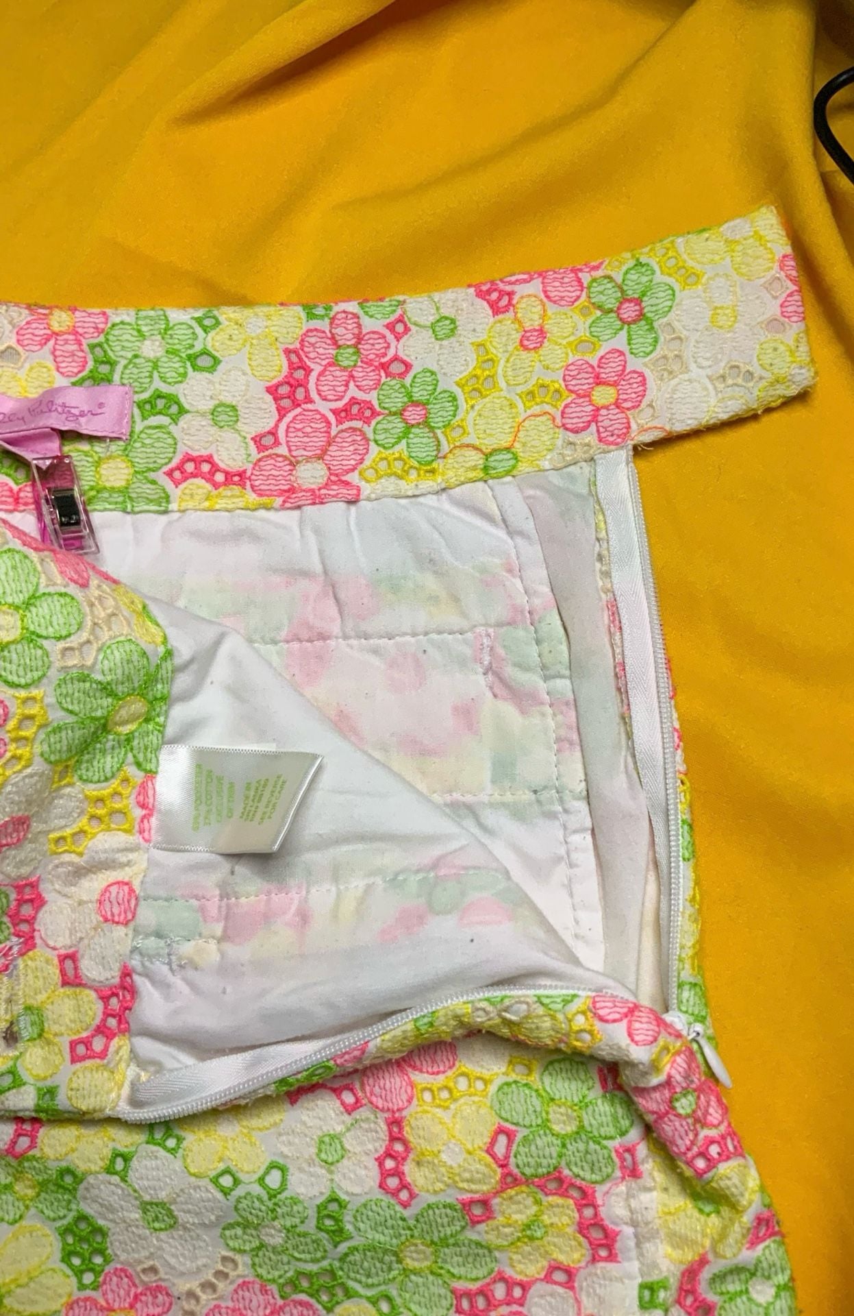 Lilly Pulitzer Floral Eyelet Shorts Women Size 6 Pink Green 3