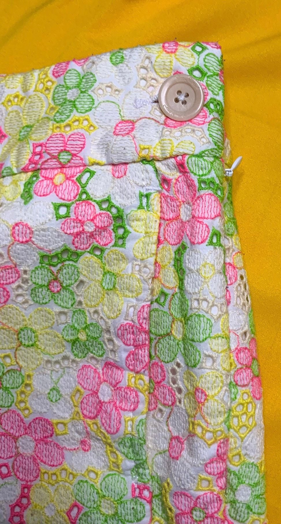 Lilly Pulitzer Floral Eyelet Shorts Women Size 6 Pink Green 4