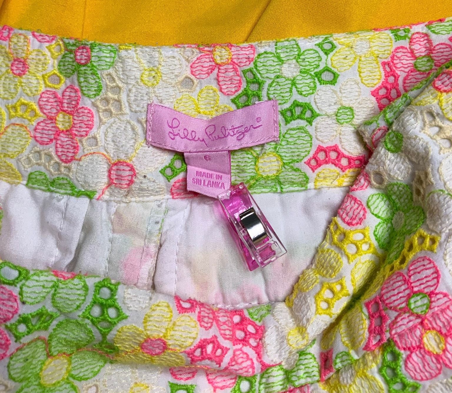 Lilly Pulitzer Floral Eyelet Shorts Women Size 6 Pink Green 5