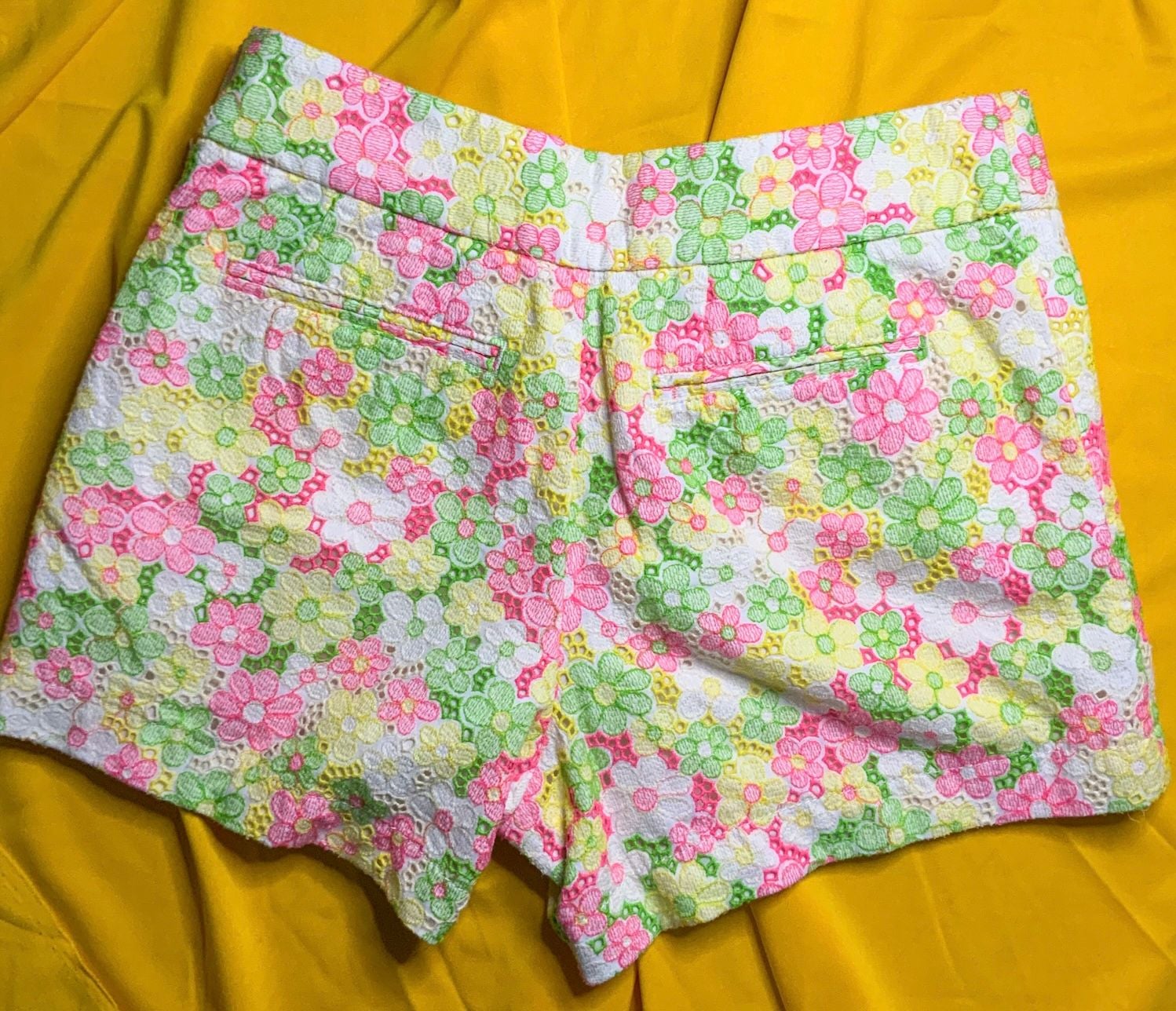 Lilly Pulitzer Floral Eyelet Shorts Women Size 6 Pink Green 6