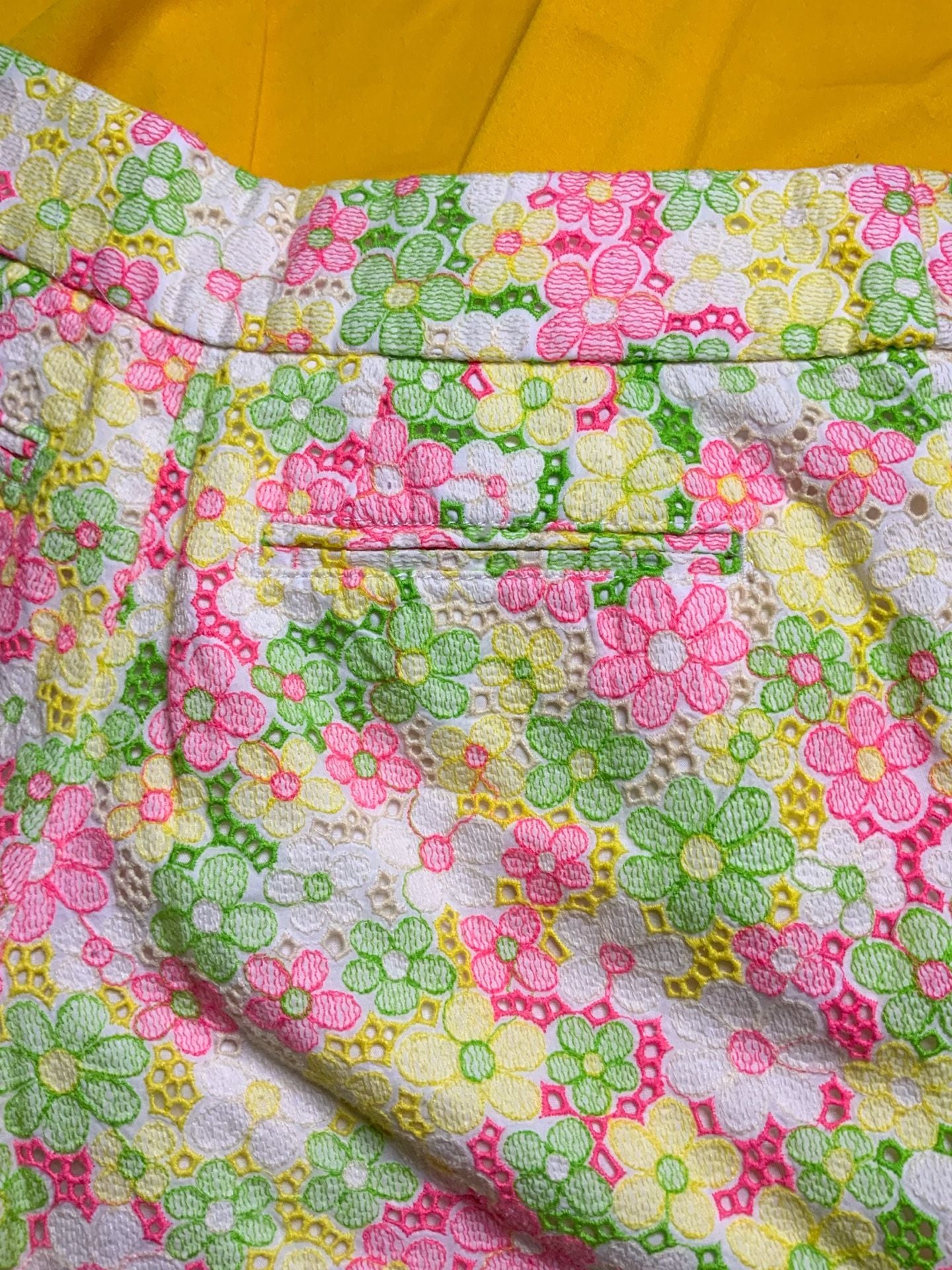 Lilly Pulitzer Floral Eyelet Shorts Women Size 6 Pink Green 7