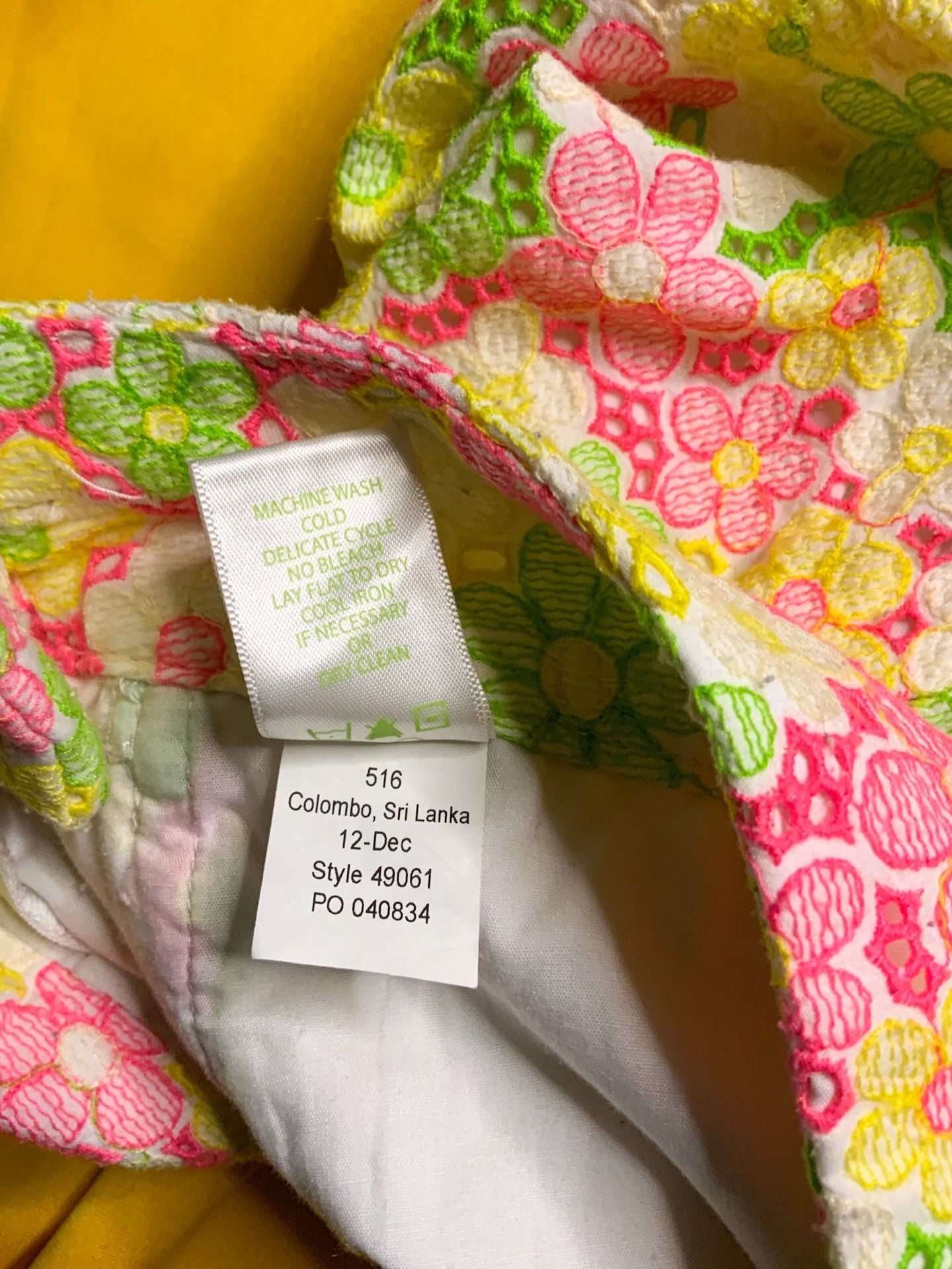 Lilly Pulitzer Floral Eyelet Shorts Women Size 6 Pink Green 9