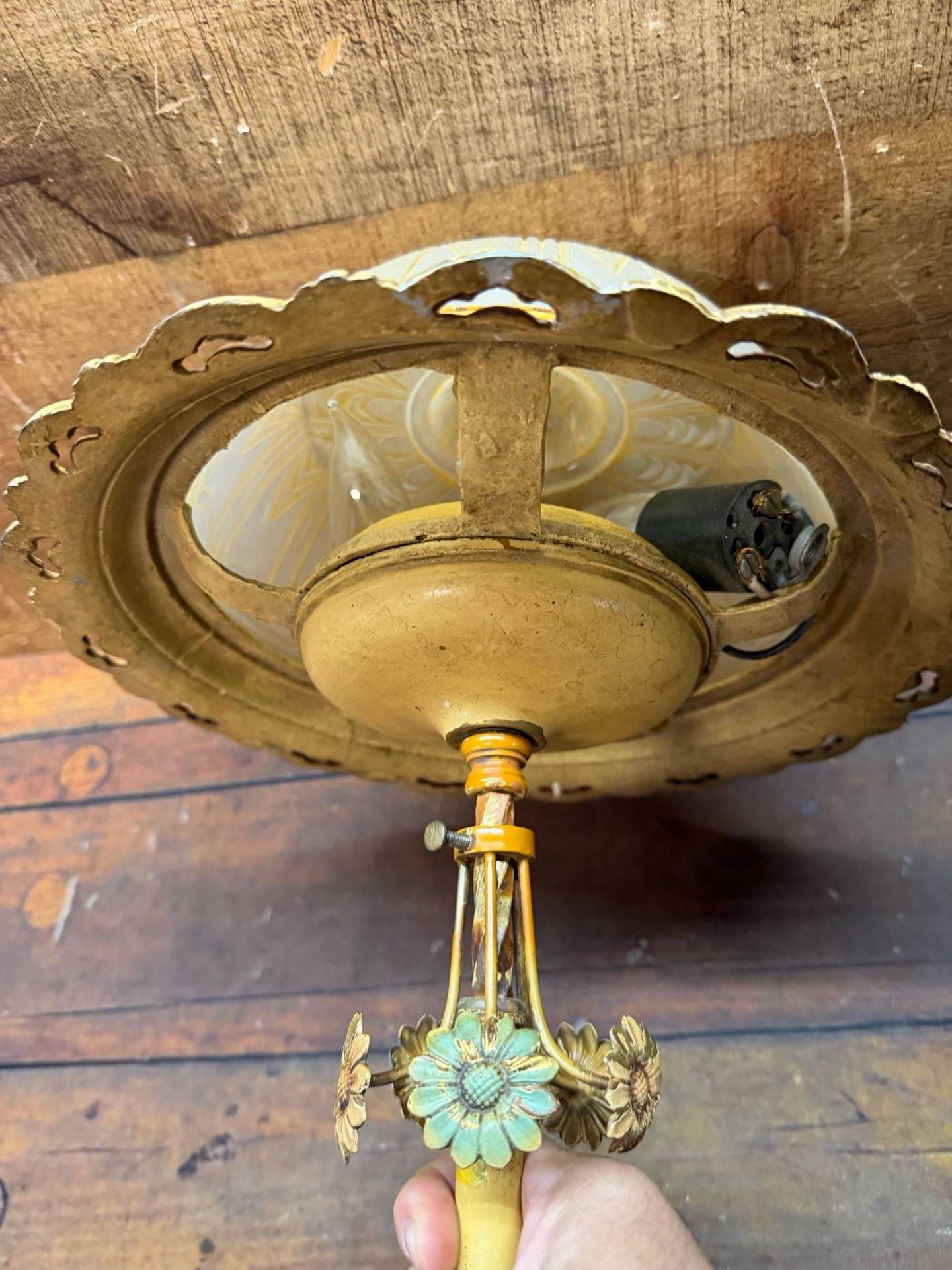 Vintage Slag Glass Boudoir Table Lamp Floral Art Deco Style 8