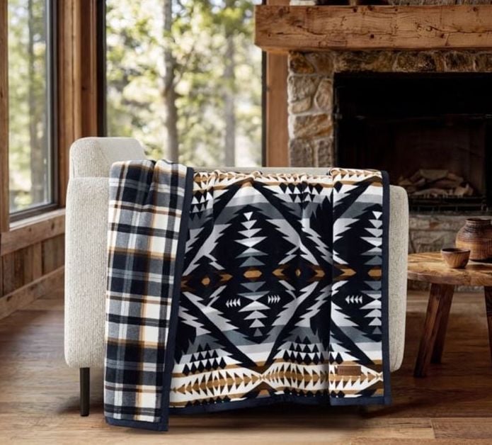 NEW Pendleton Reversible Fleece Throw Blanket Opal Vista 50”x70” 1