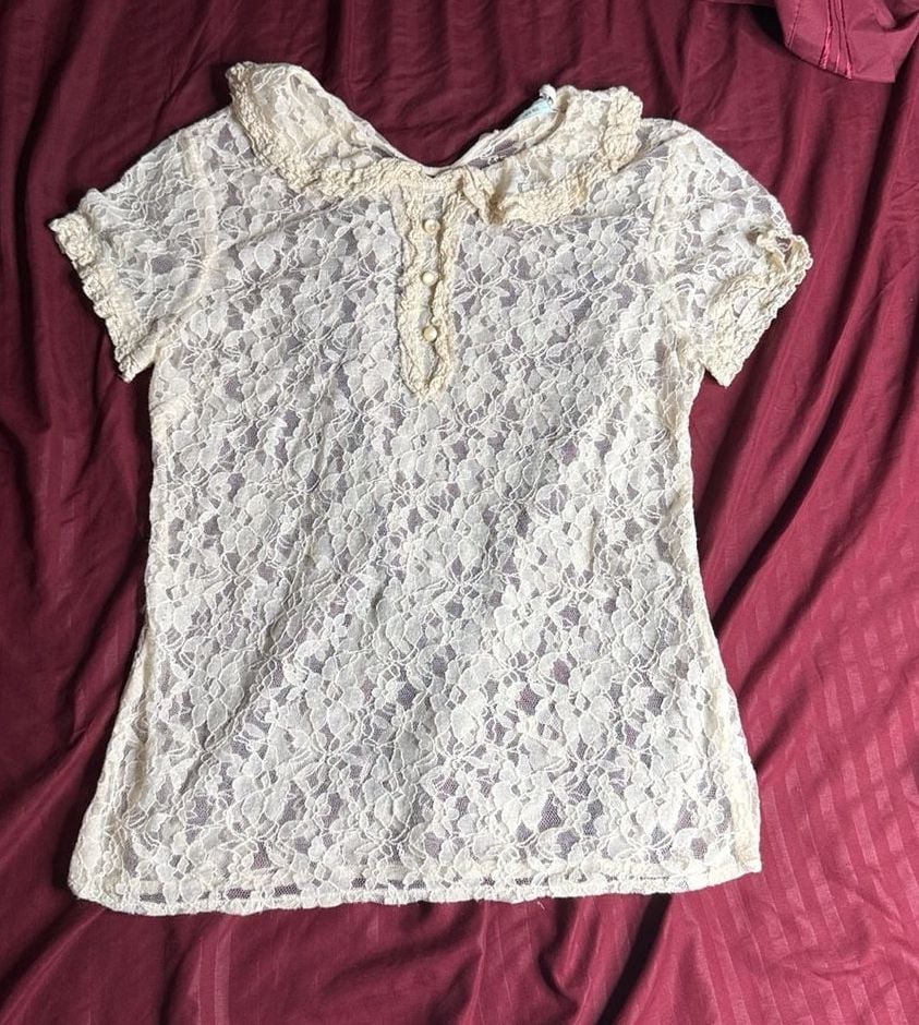 Kimchi Blue Lace Blouse Size L Ivory Cream Short Sleeve Button Top 2