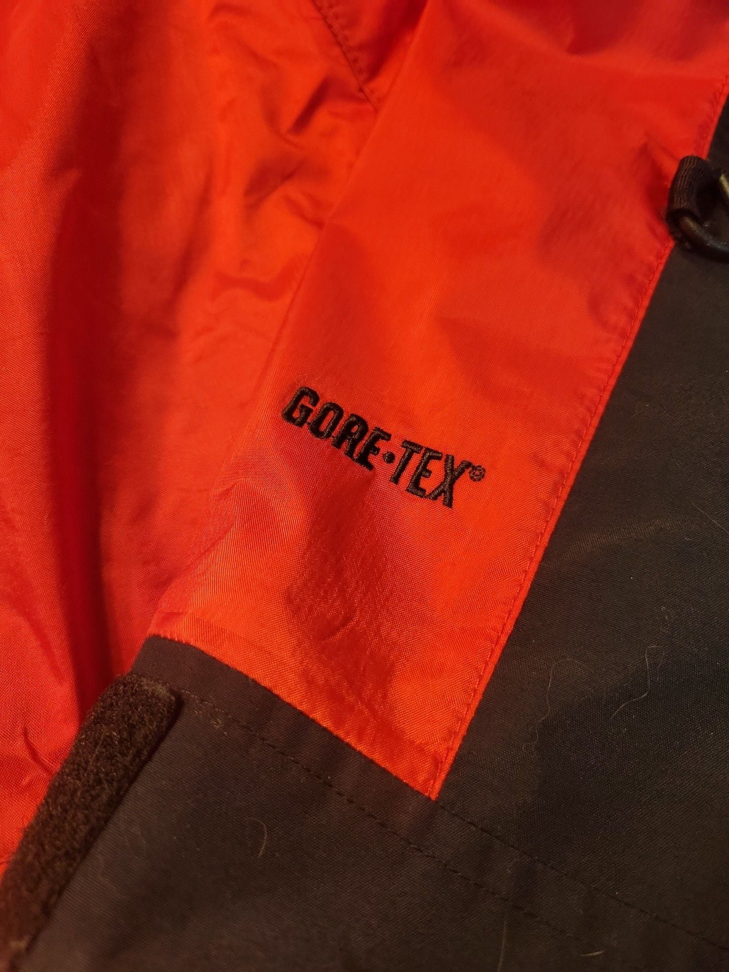 The North Face Mountain Light Jacket Gore-Tex Red Black 3