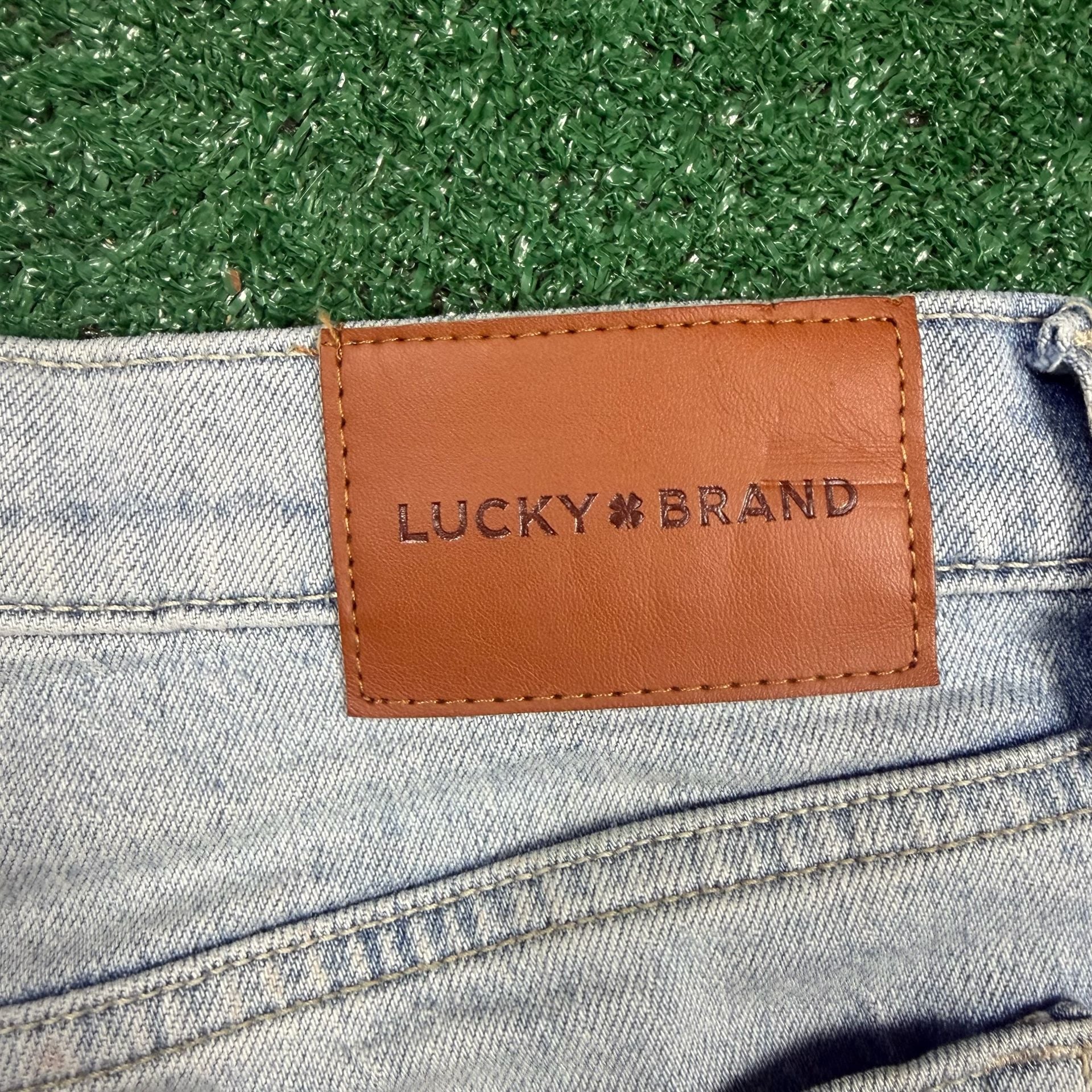 Lucky Brand Denim Shorts Size 6/28 Light Wash Studded Cutoff 6