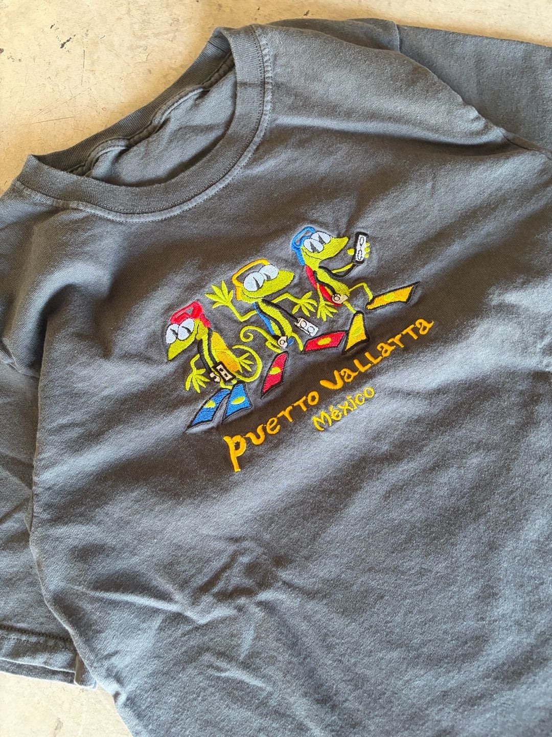 Vintage Puerto Vallarta Mexico Graphic T-Shirt Charcoal Gray 4