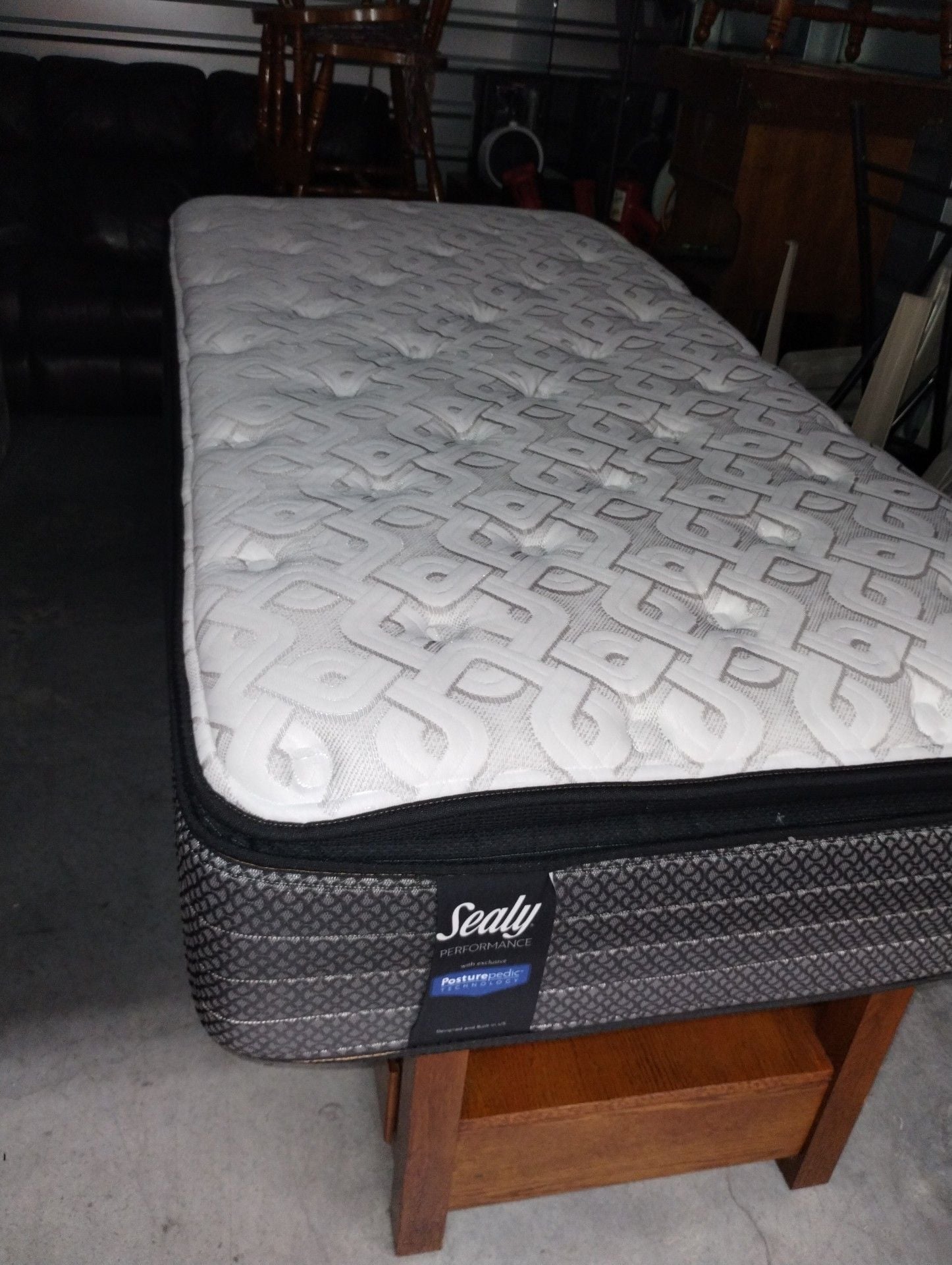 Sealy Performance Posturepedic Mattress Twin - Free Delivery 2