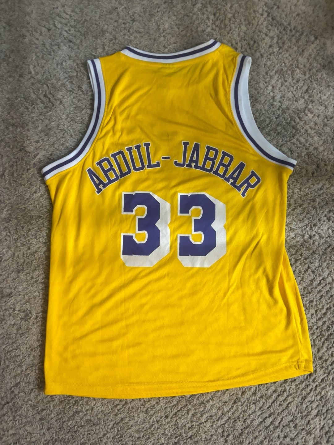 Los Angeles Lakers Kareem Abdul-Jabbar Jersey Size XL Yellow 33 5