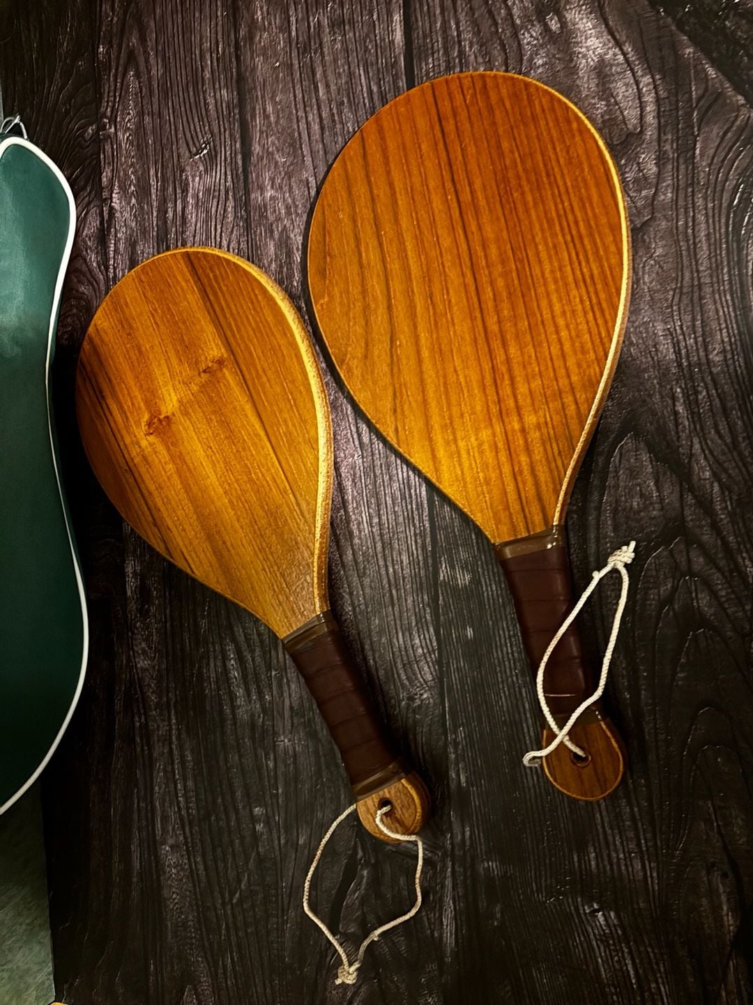 Vitesse by Brookstone Wood Paddle Ball Racquet Set of 2 With Green Carrying Case 3
