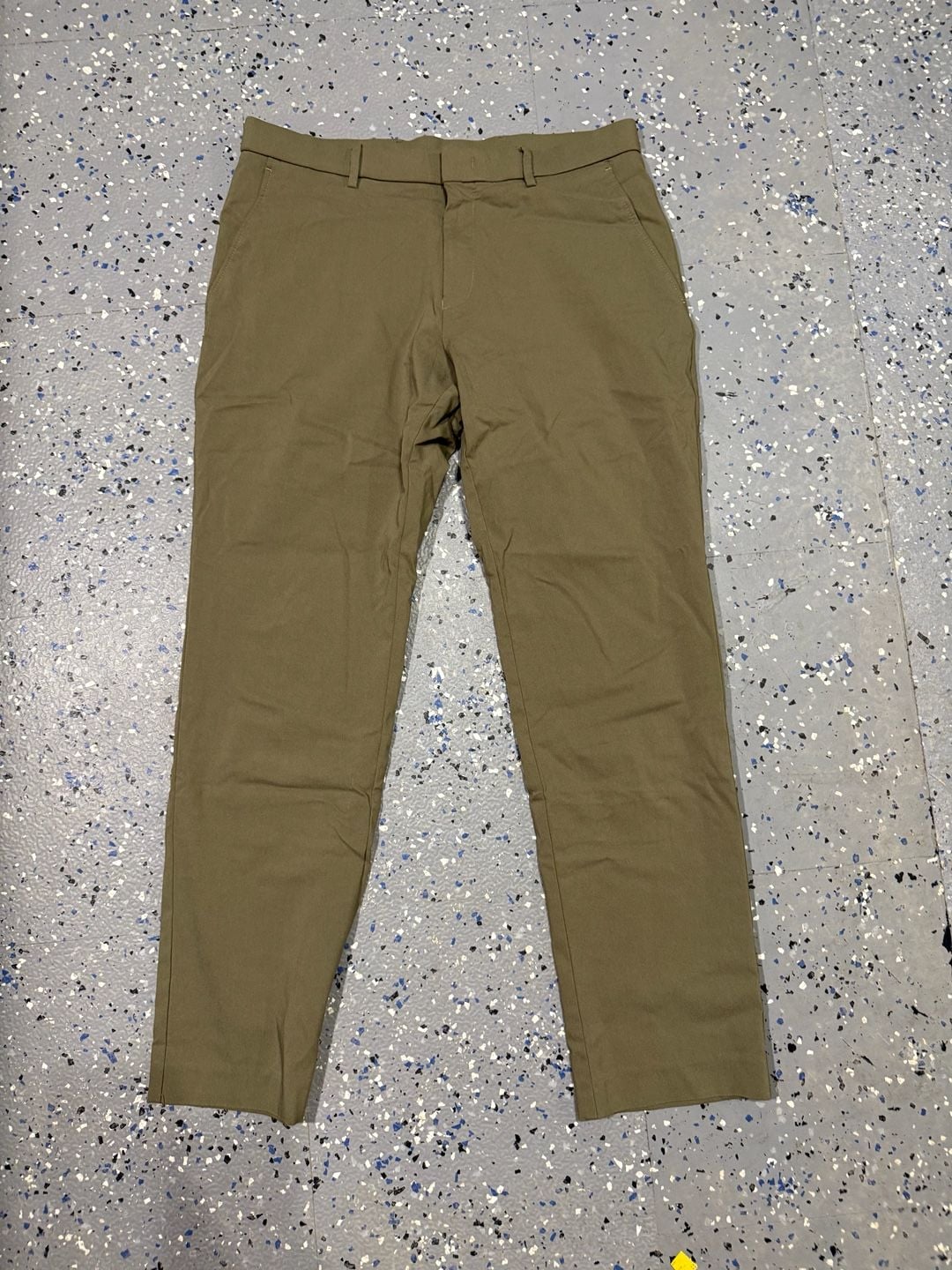 Tommy Hilfiger Chino Pants Size 33W x 30L Olive Green 3