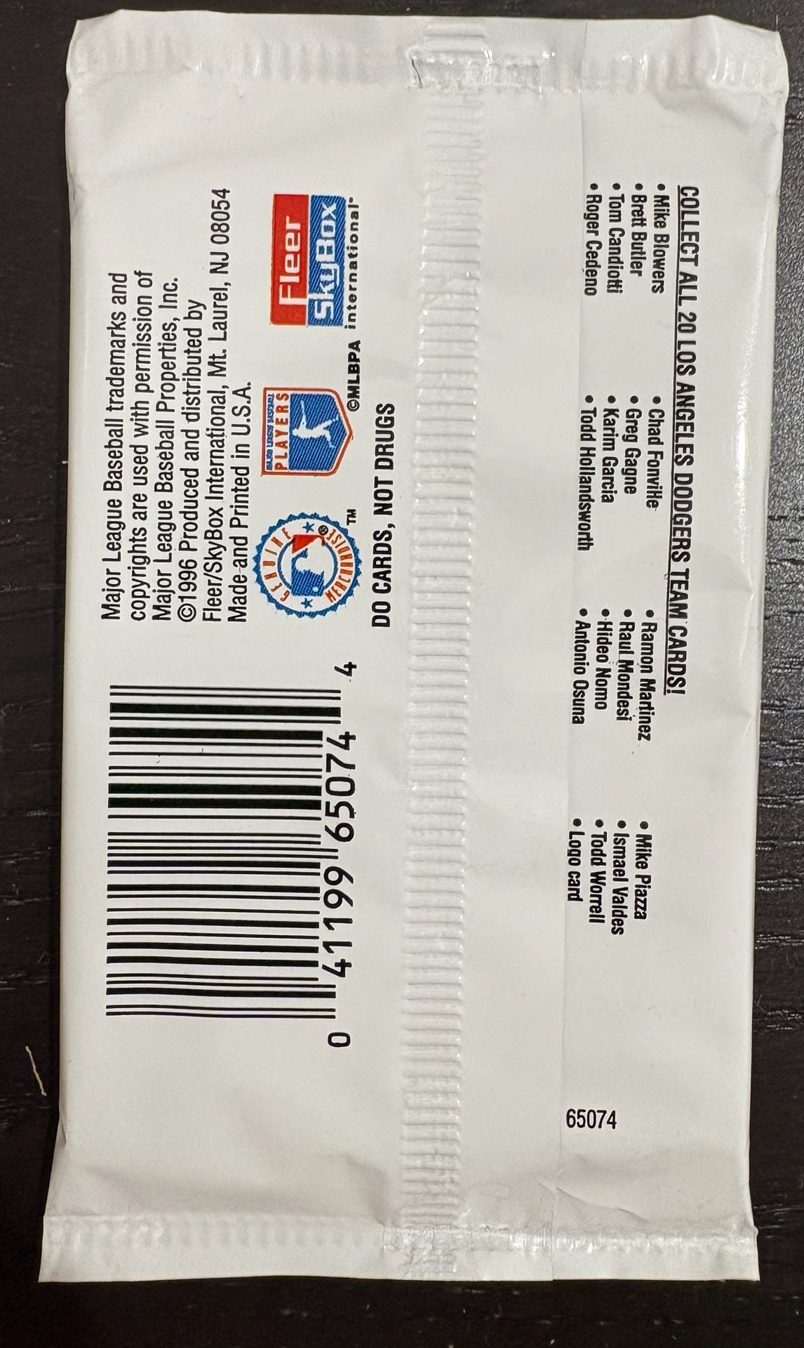 1996 Fleer Baseball Los Angeles Dodgers Sealed Wax Pack 10 Cards 2