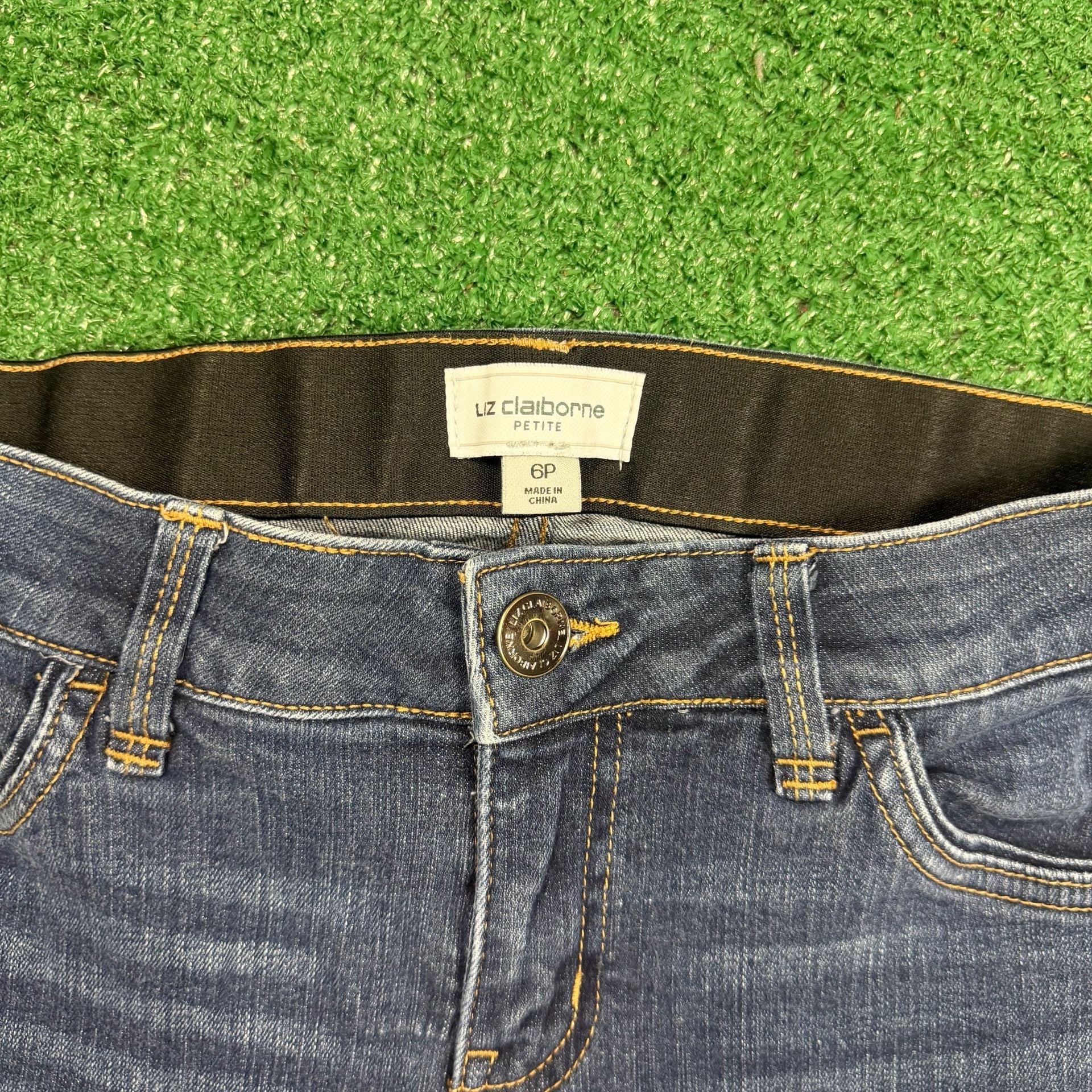 Liz Claiborne Petite Jeans Size 6P Dark Wash Skinny 4