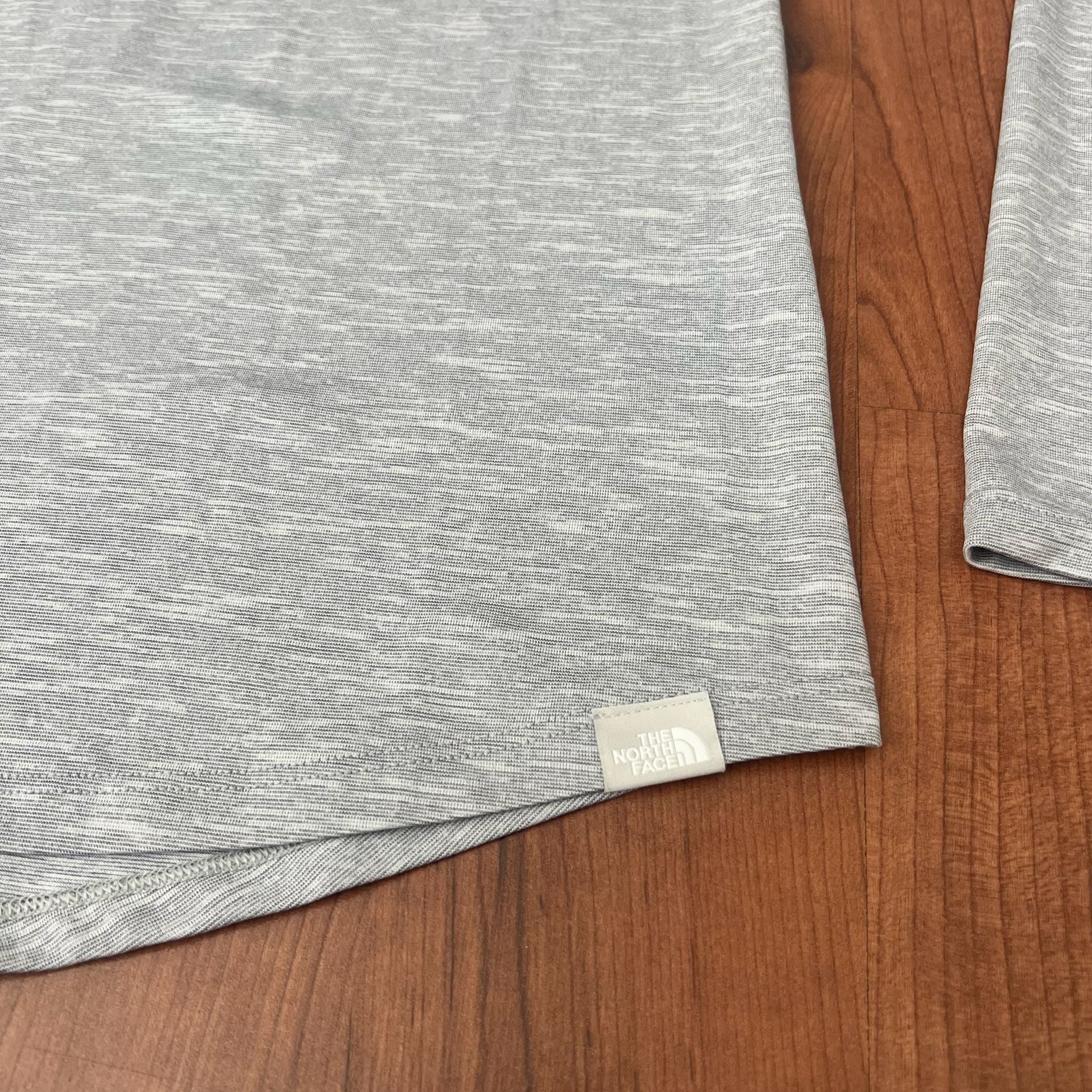 The North Face FlashDry Long Sleeve Shirt Size S Grey Heather 8