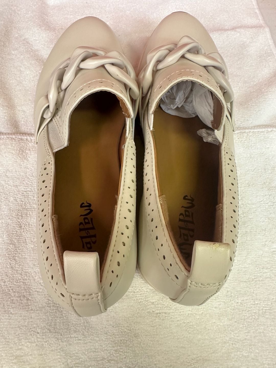 Mad Love Chain Platform Loafers Cream Beige size 9 4