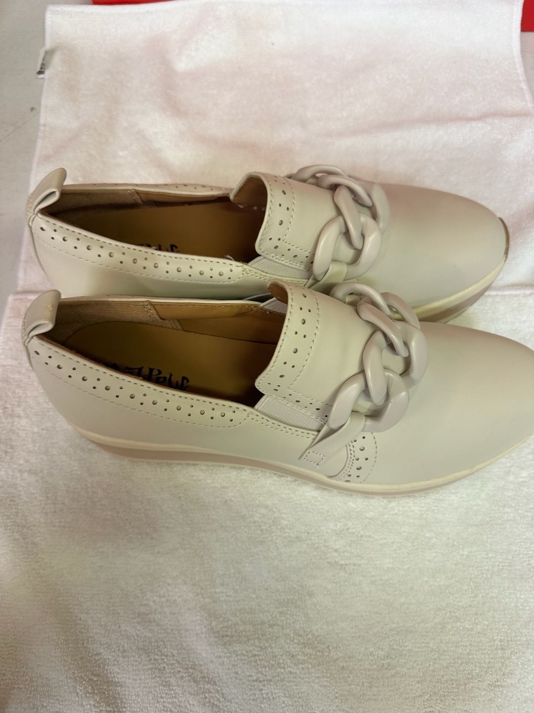 Mad Love Chain Platform Loafers Cream Beige size 9 5