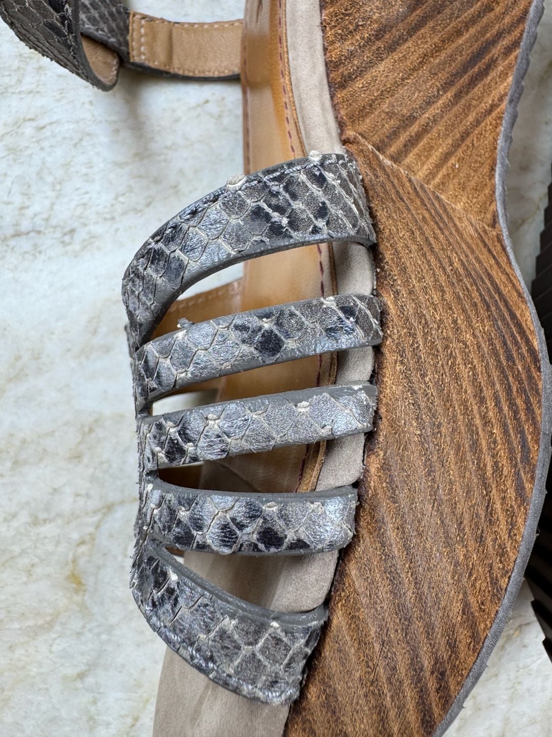 Trask Women’s Gray Snake Print Strappy Platform Wedge Sandals Size 8.5 M 9