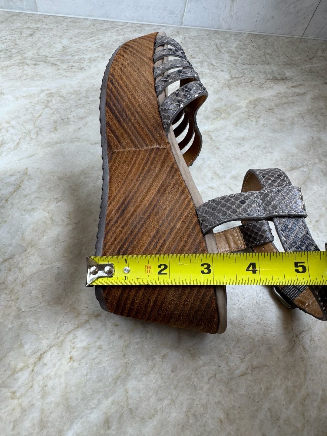 Trask Women’s Gray Snake Print Strappy Platform Wedge Sandals Size 8.5 M 16