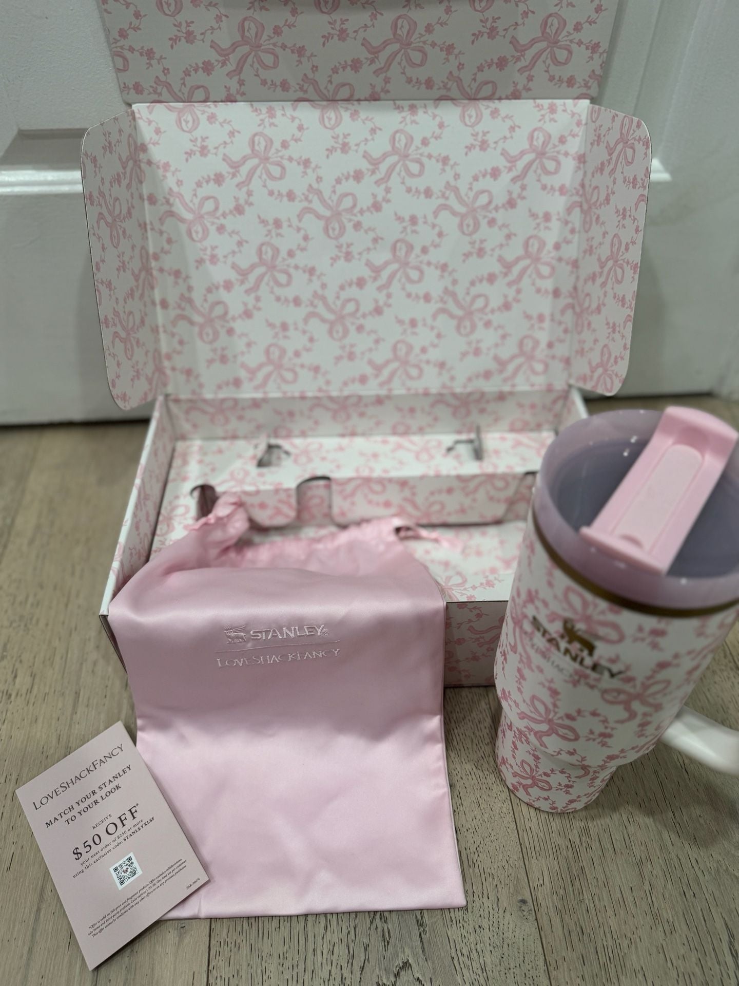 Stanley x LoveShackFancy Quencher H2.0 Tumbler Size 30oz Pink Bow Gift Set 2