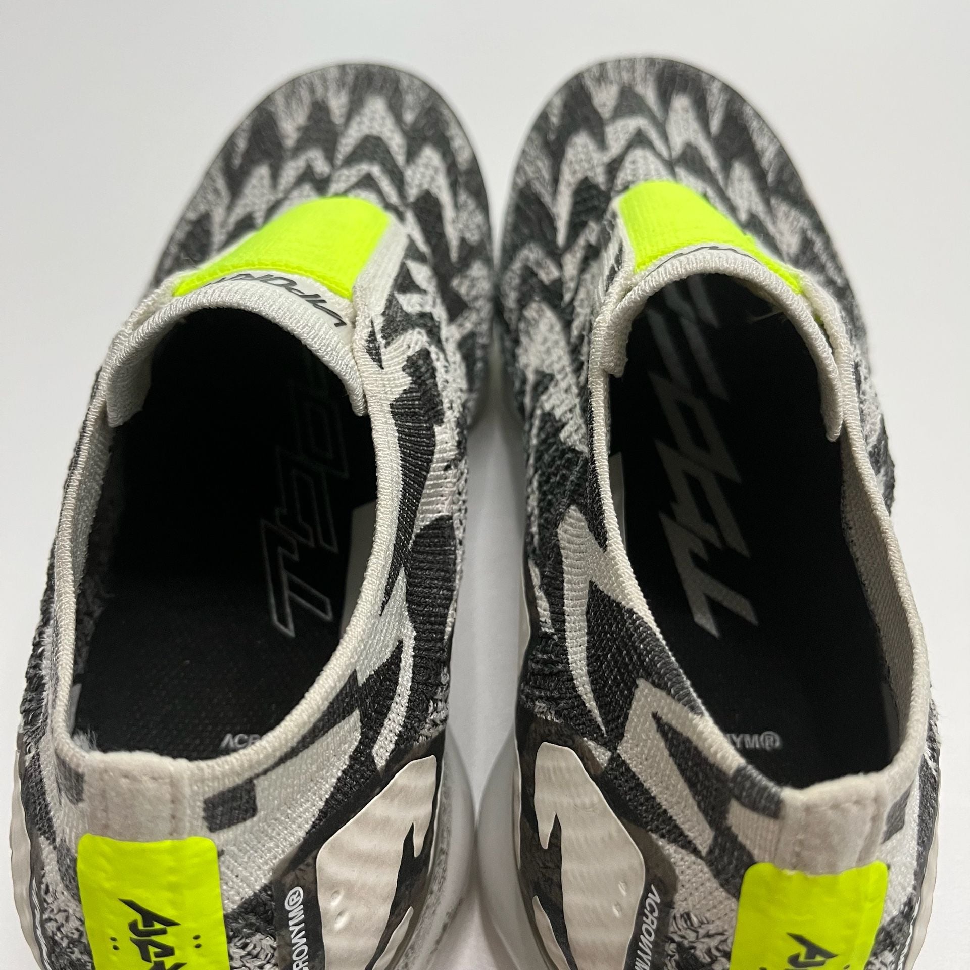 Nike Air VaporMax Flyknit Moc 2 Acronym Light Bone Volt Sneakers Size US 7.5 7