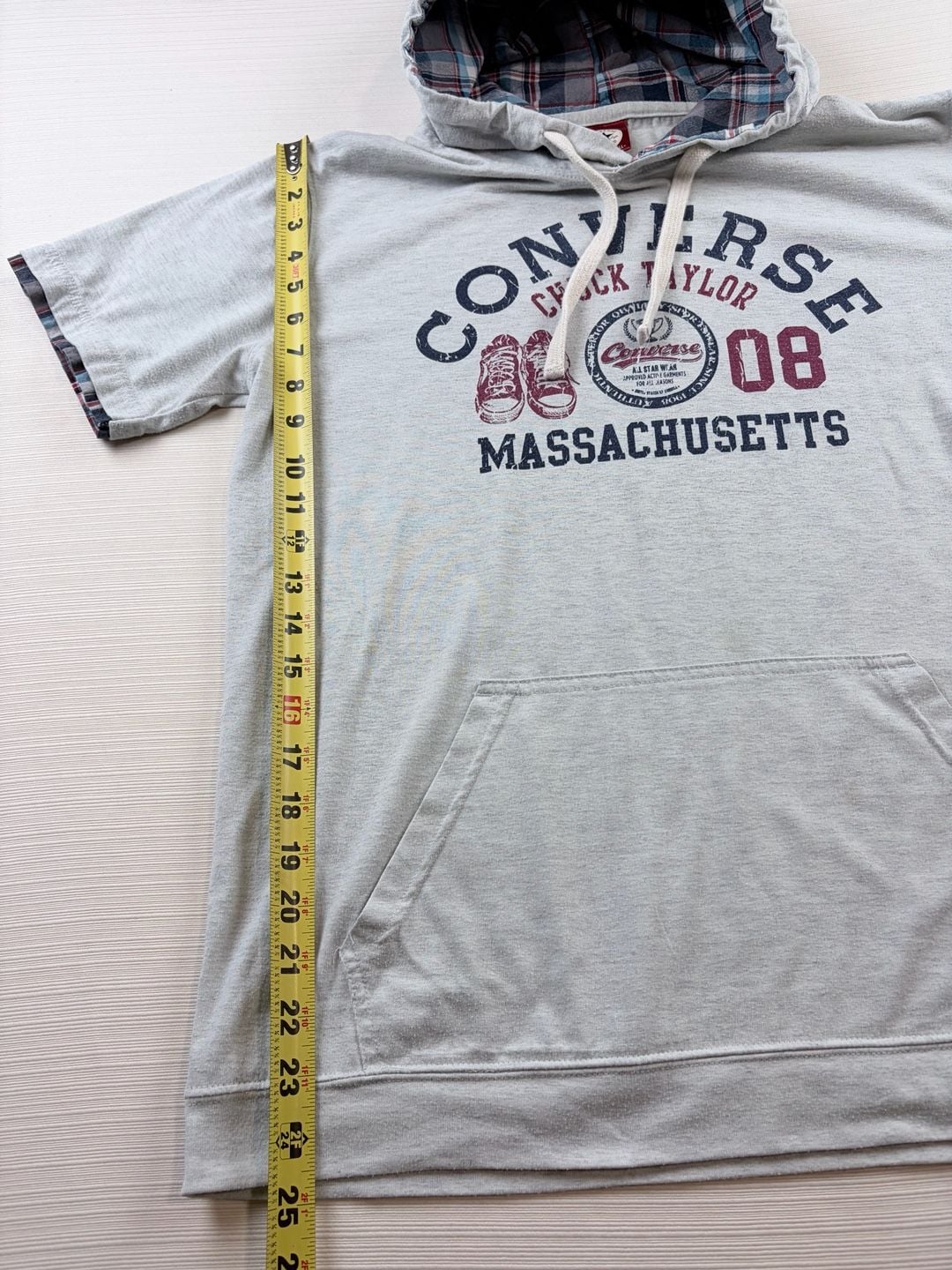 Women’s Converse Short Sleeve Hoodie Size LL Gray Chuck Taylor Massachusetts 08 7