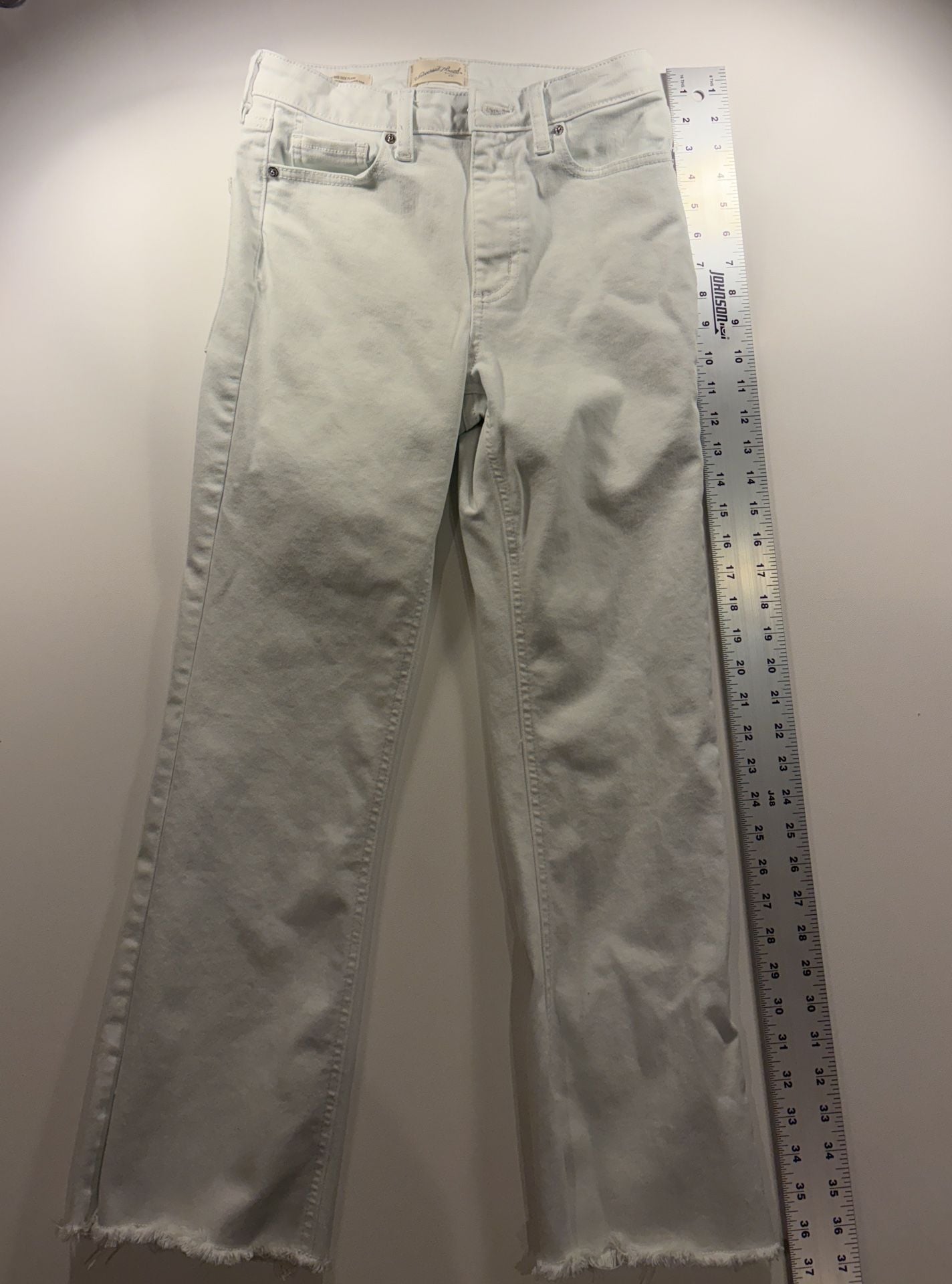 Universal Thread High Rise Kick Flare Size 6/R White Denim Jeans 2