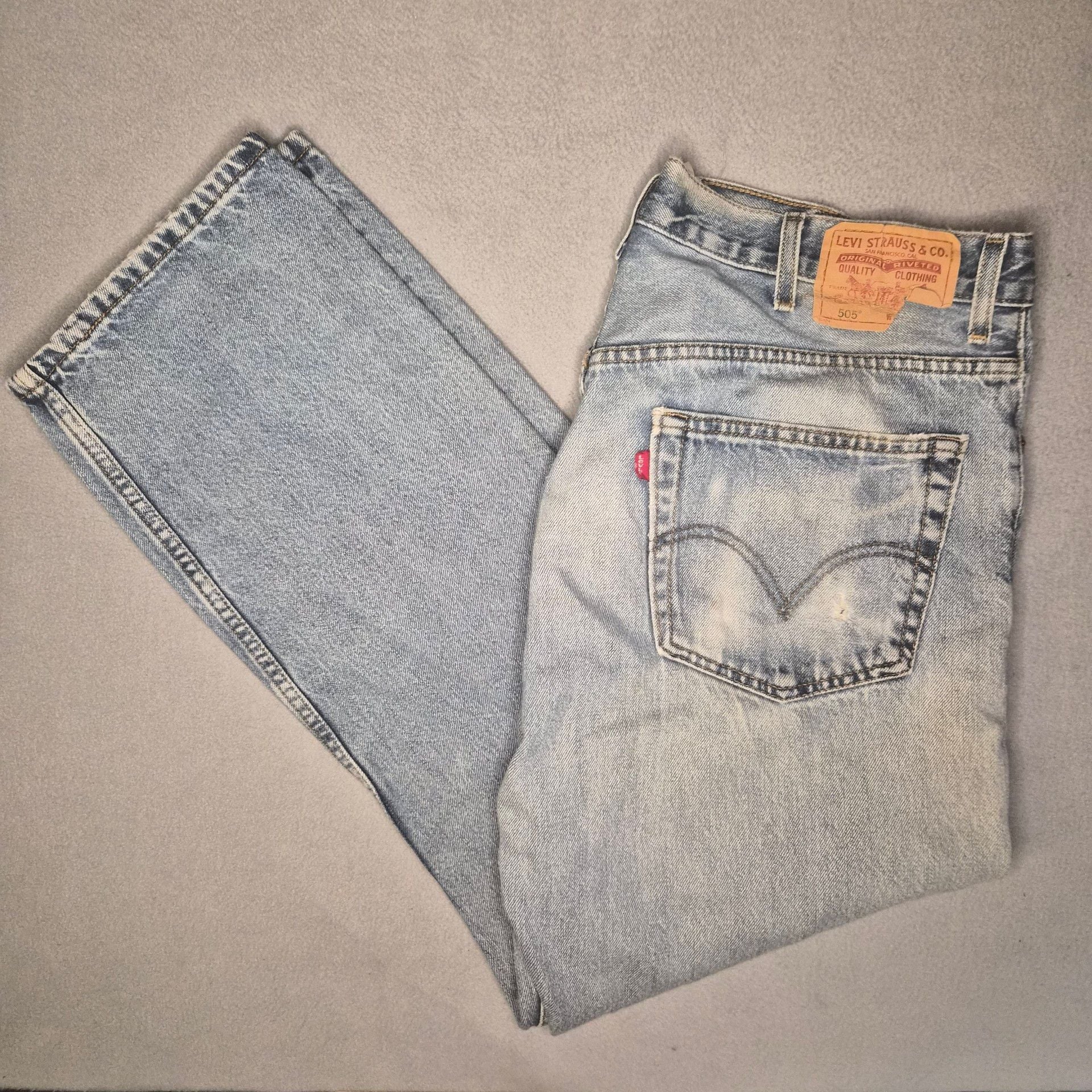 Vintage Levi's 505 Straight leg Jeans Light blue wash fading size mens 38x30 2