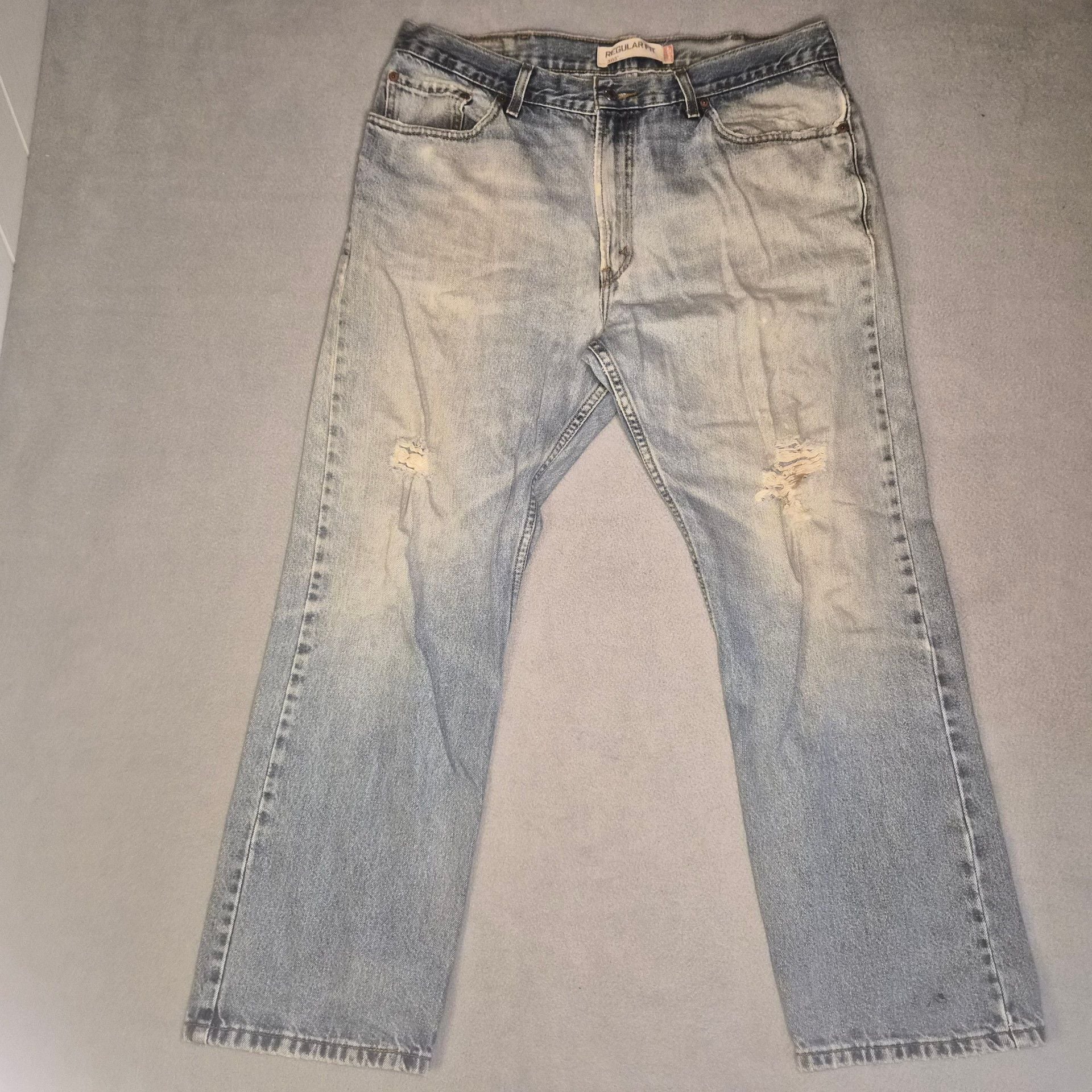 Vintage Levi's 505 Straight leg Jeans Light blue wash fading size mens 38x30 4