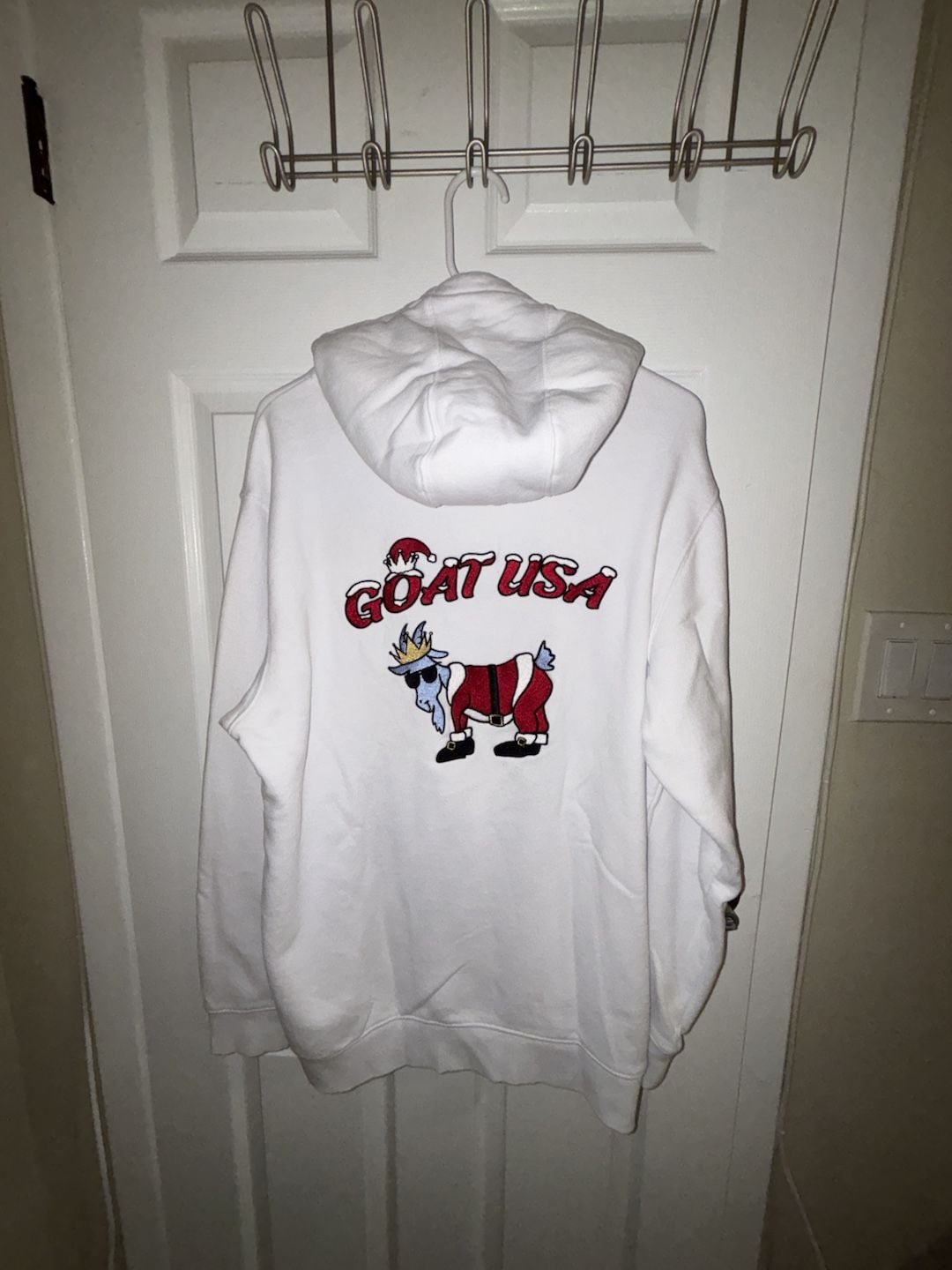 Goat USA Hoodie White Santa Graphic Pullover XL 2