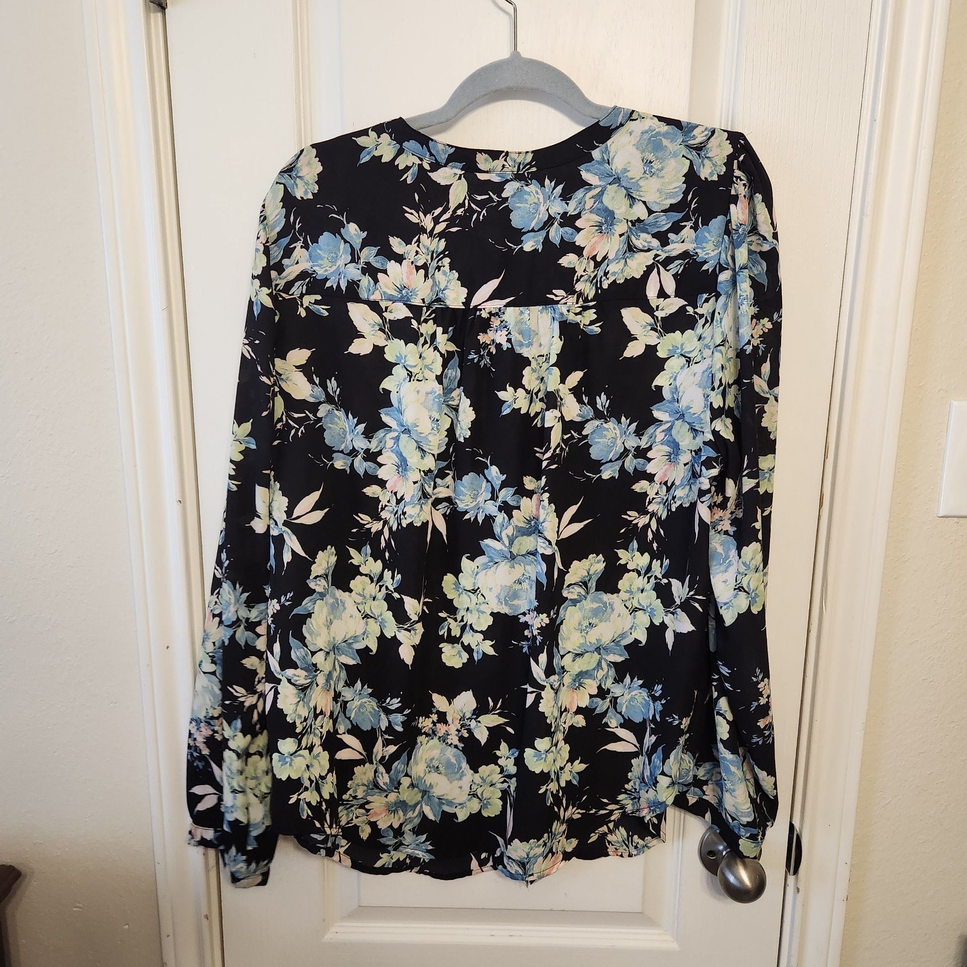 Torrid Georgette Pintuck Blouse Floral 8