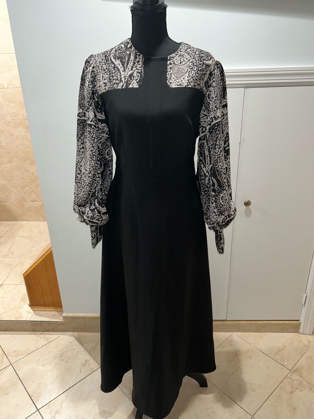 Margot & Clemence Long Sleeve Maxi Dress Size 4 Black White Paisley Accent 2