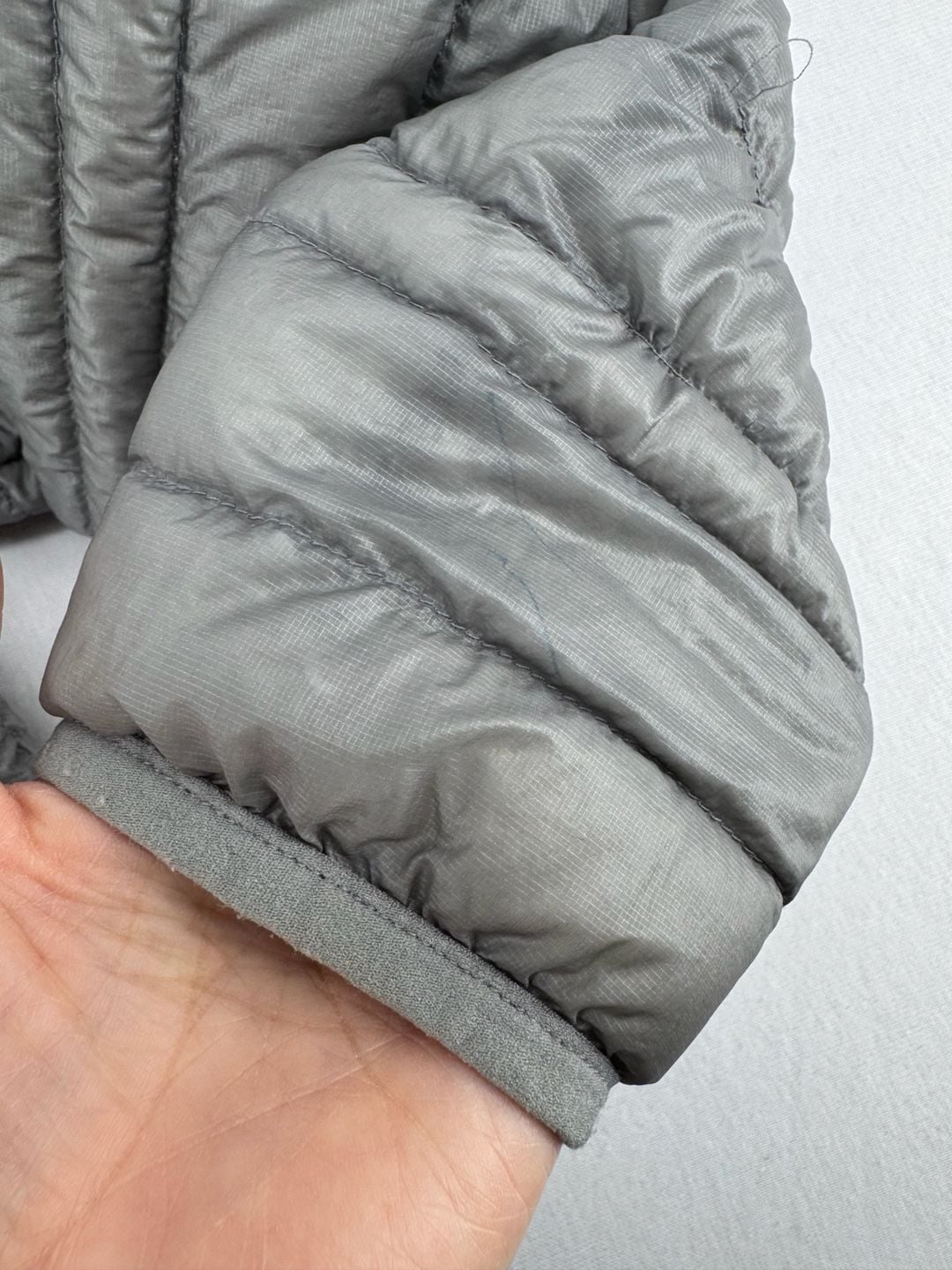Patagonia Down Sweater Hoody Size XS Gray Puffer Jacket Men’s 12