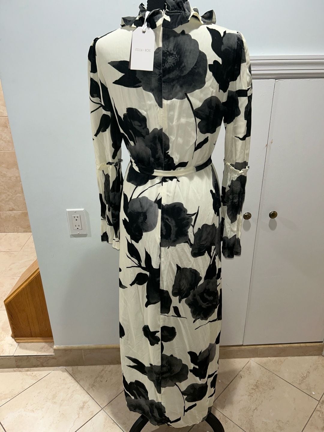 Stella Rose Maxi Dress Black White Floral Ruffle Long Sleeve New with Tags 4