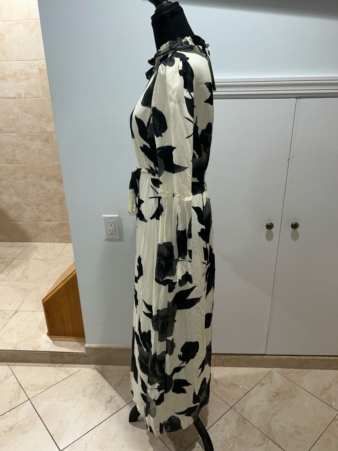 Stella Rose Maxi Dress Black White Floral Ruffle Long Sleeve New with Tags 5