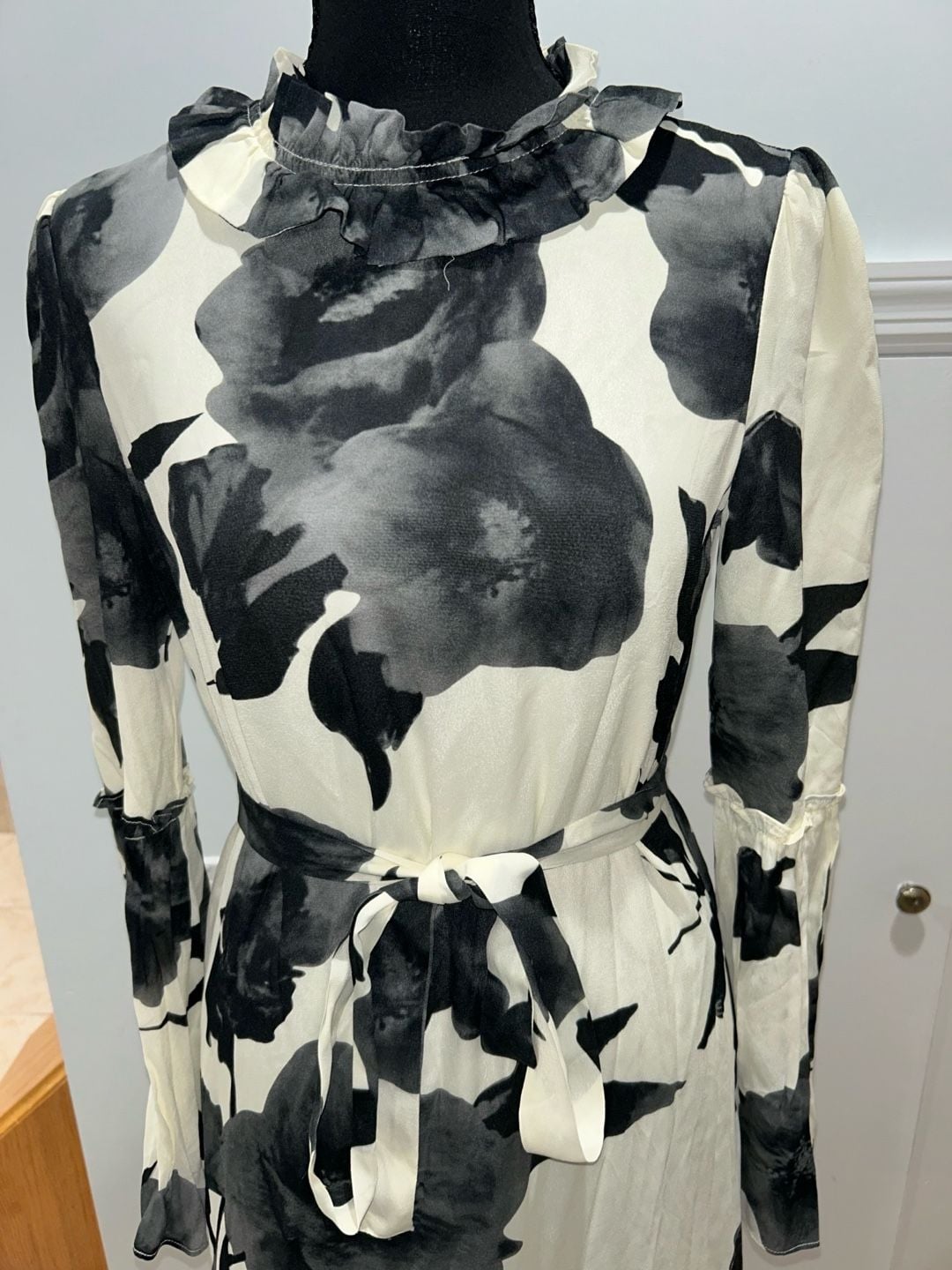 Stella Rose Maxi Dress Black White Floral Ruffle Long Sleeve New with Tags 7