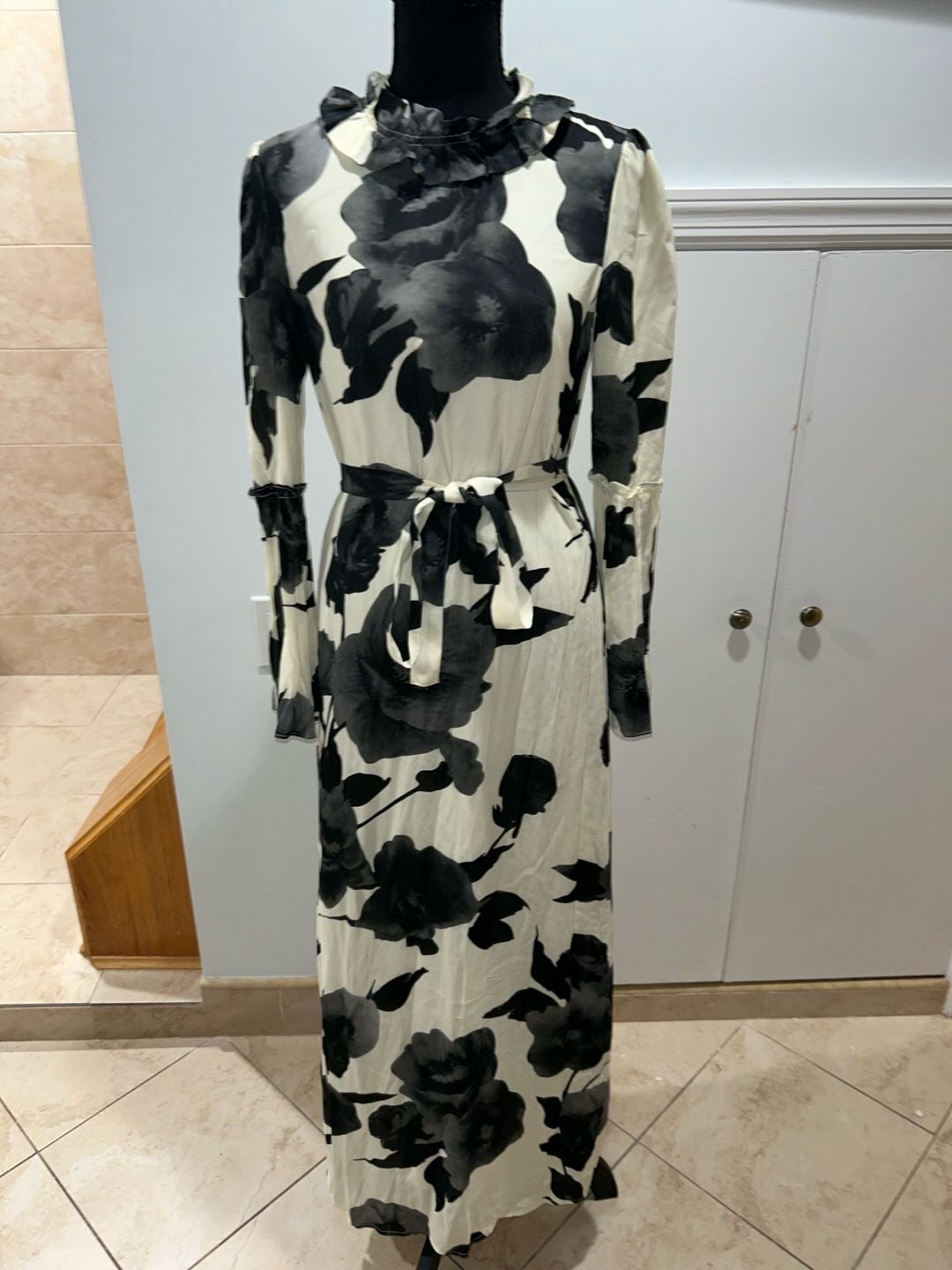 Stella Rose Maxi Dress Black White Floral Ruffle Long Sleeve New with Tags 8