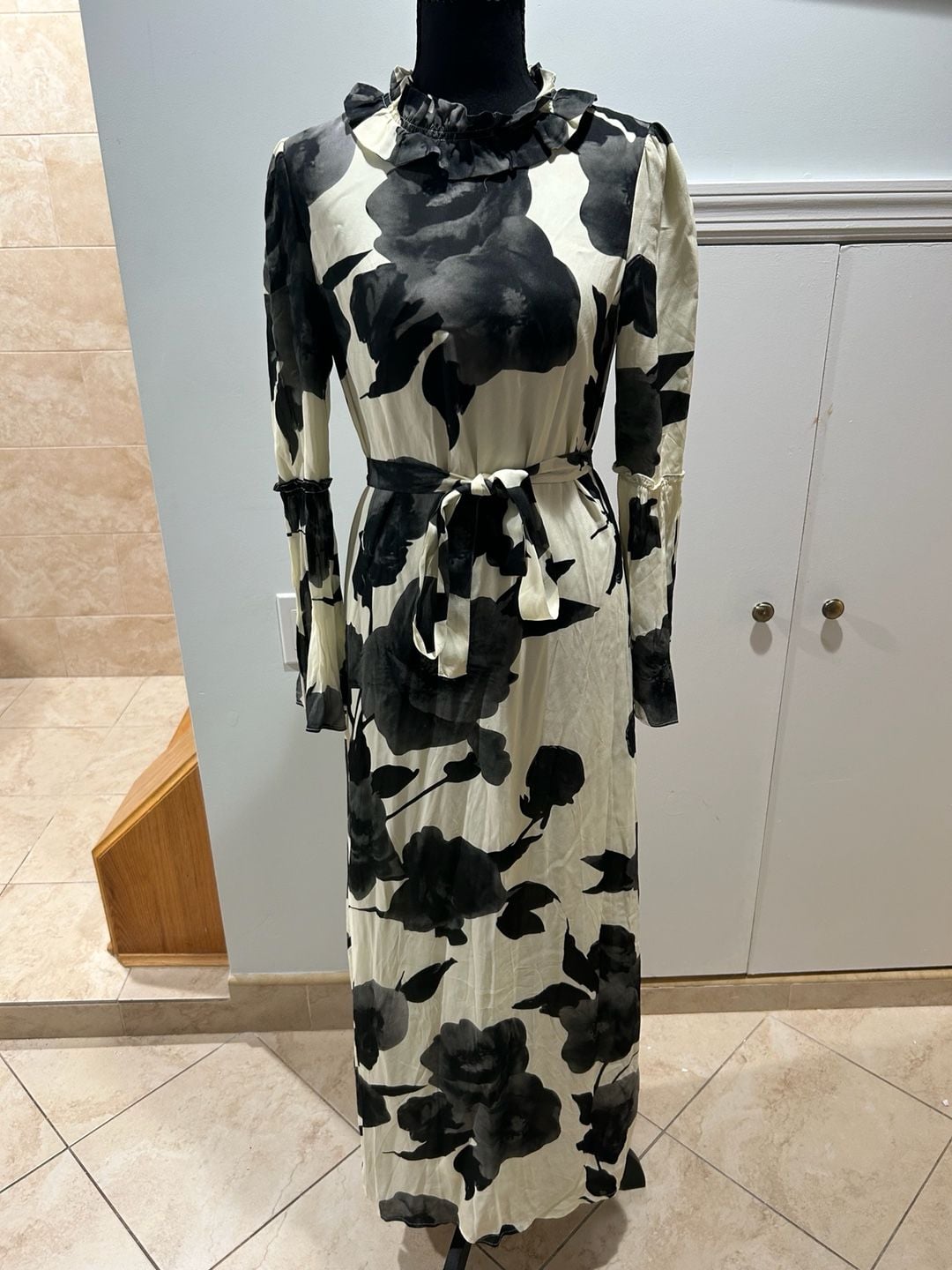 Stella Rose Maxi Dress Black White Floral Ruffle Long Sleeve New with Tags 2