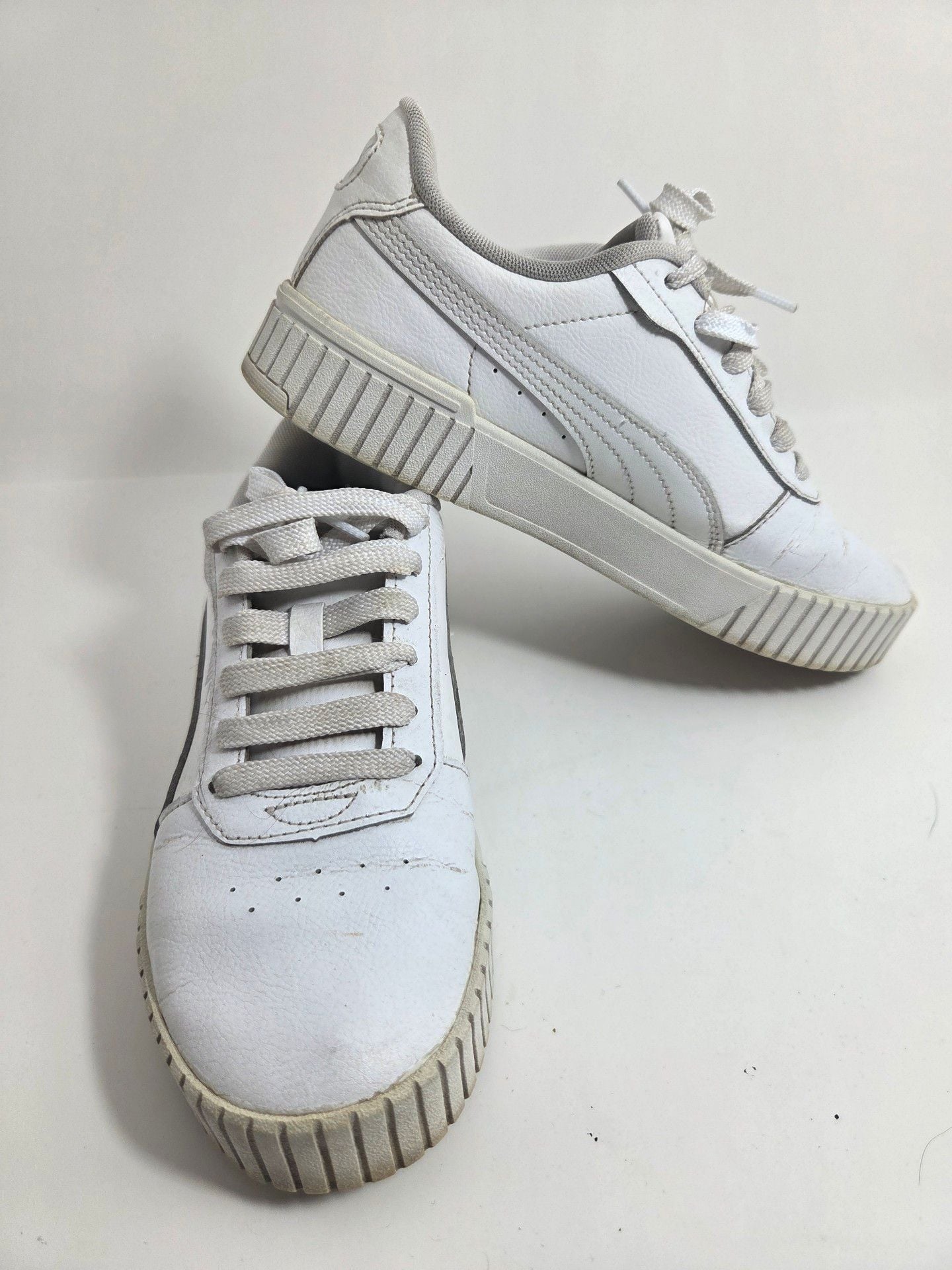 Puma Carina 2.0 Size 8 White Sneakers 2
