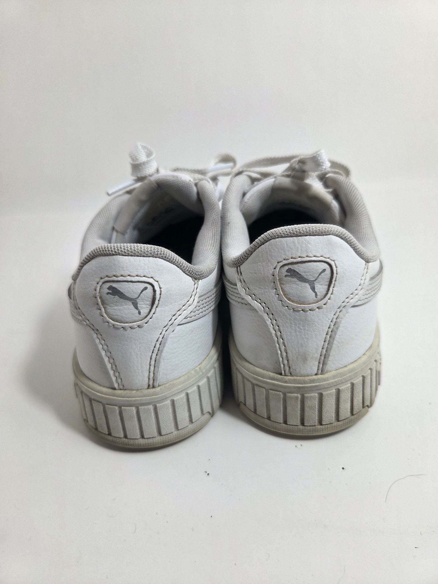 Puma Carina 2.0 Size 8 White Sneakers 4
