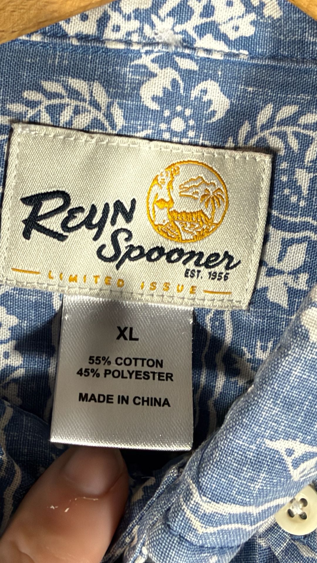 Reyn Spooner Hawaiian Shirt Size XL Blue White Bandana Print Short Sleeve 4