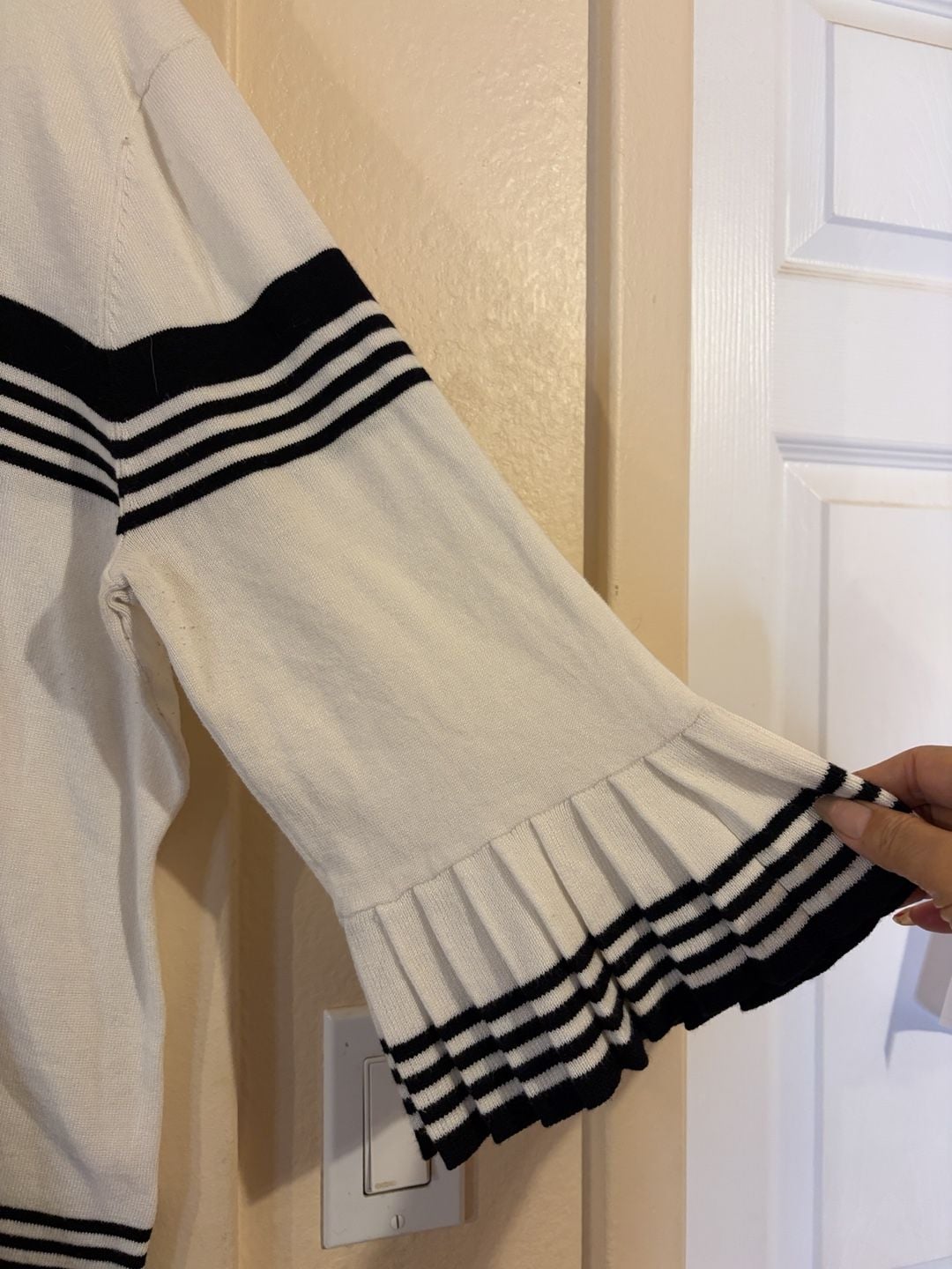 Investments Striped Sweater XL White Black Pleated Bell Sleeve Knit Top 7