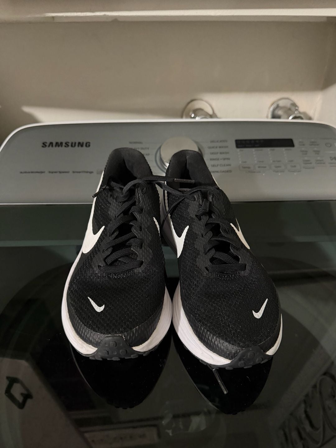 Nike Revolution 8 Size 7 Black White Running Shoes 3
