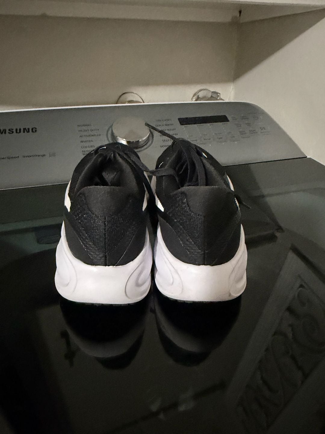 Nike Revolution 8 Size 7 Black White Running Shoes 4