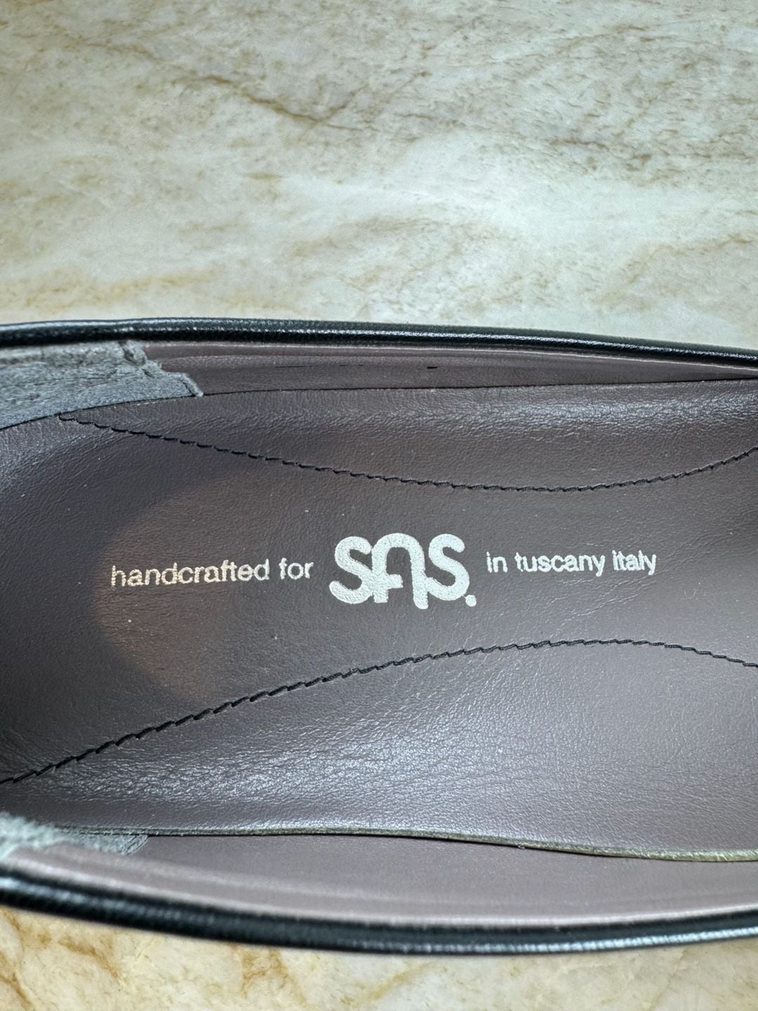 SAS Women’s Black Leather Round Toe Low Heel Pumps Size 8N Narrow Italy 9