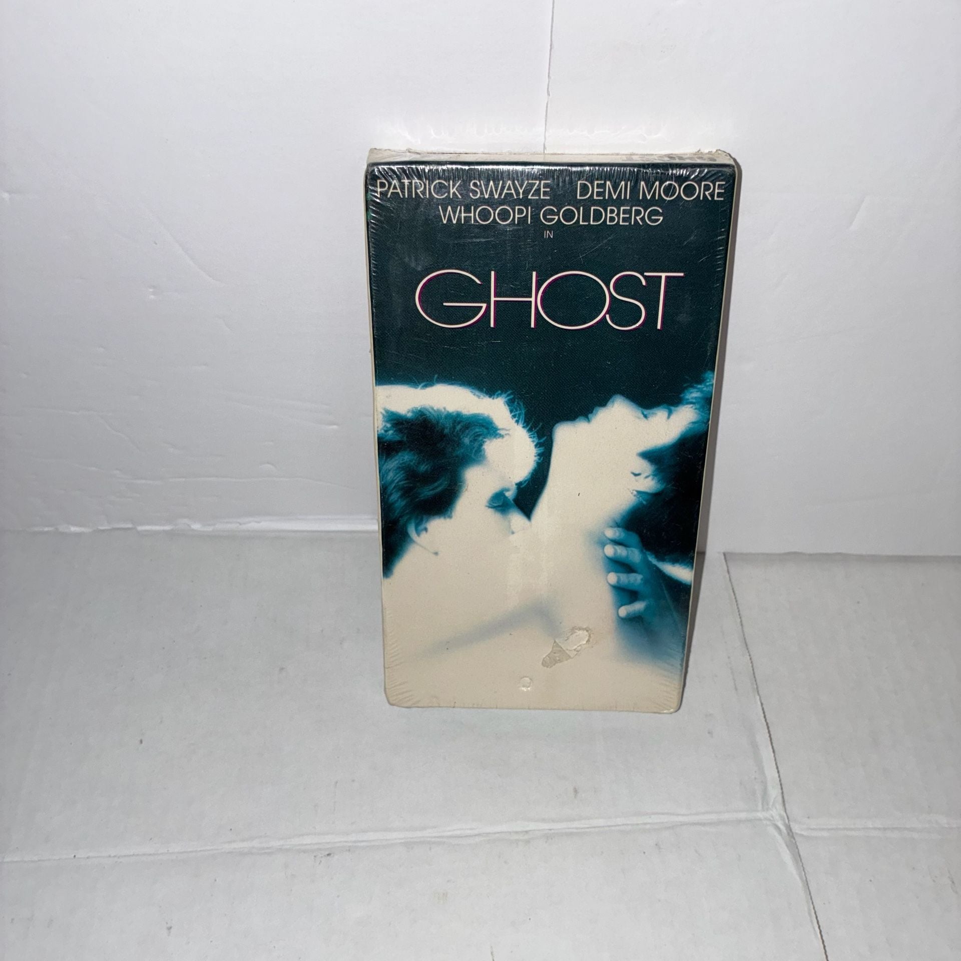 Ghost VHS 1990 Paramount Factory Sealed Patrick Swayze 1